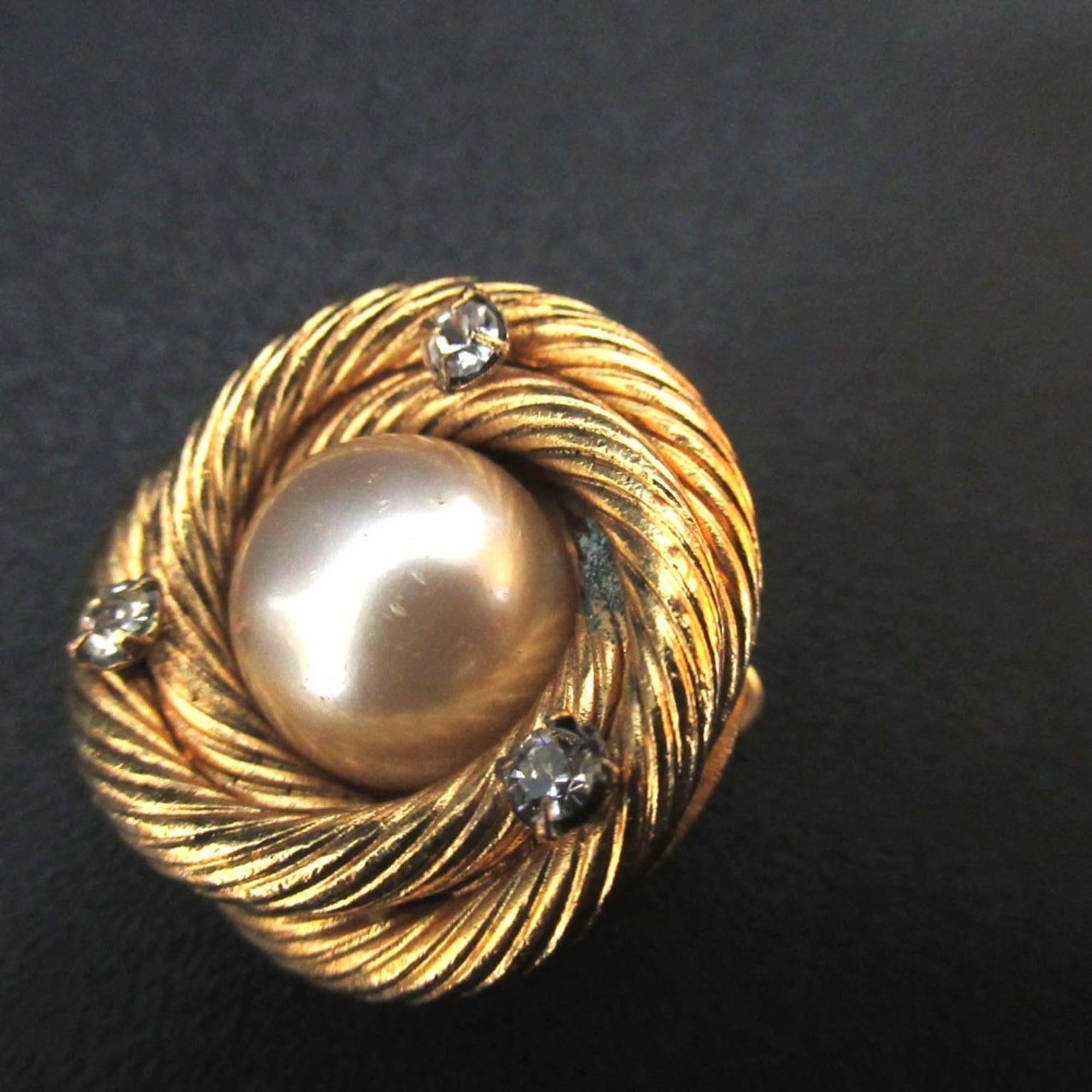 Vintage Clip-On Earrings Pearl Clip-On Gold-Tone Metal