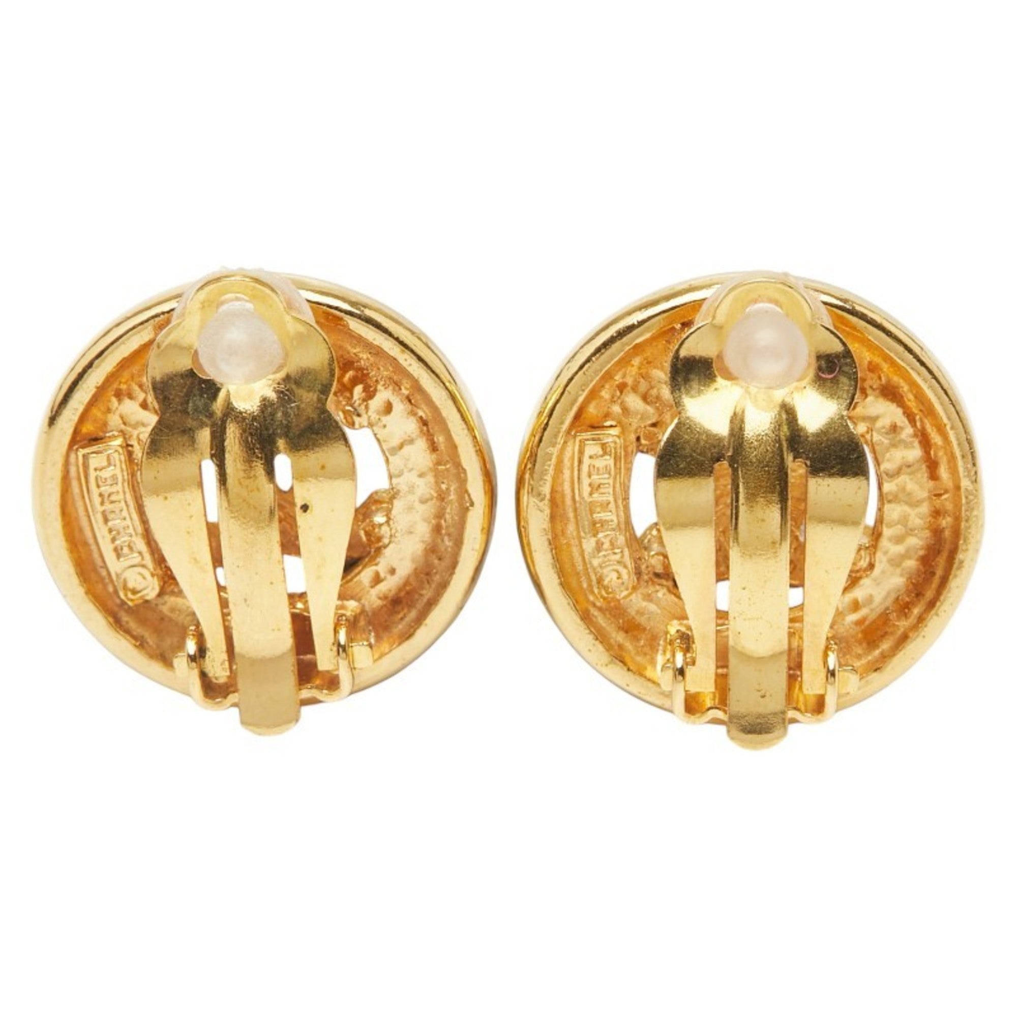 CC Logo Round Clip-On Earrings Metal Gold-Tone Metal