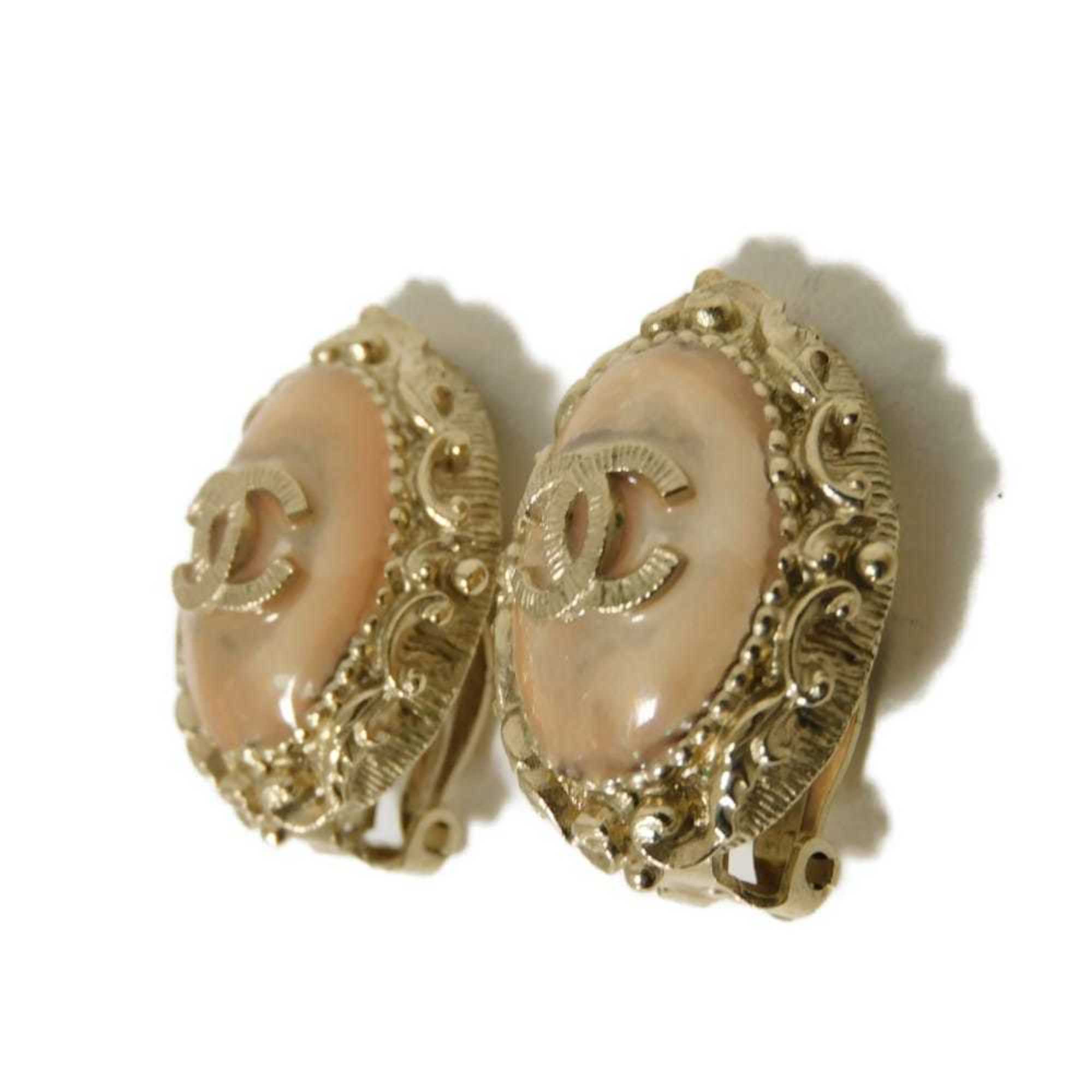 CC Logo Clip-On Earrings Gold-Tone Metal Gold-Tone Metal