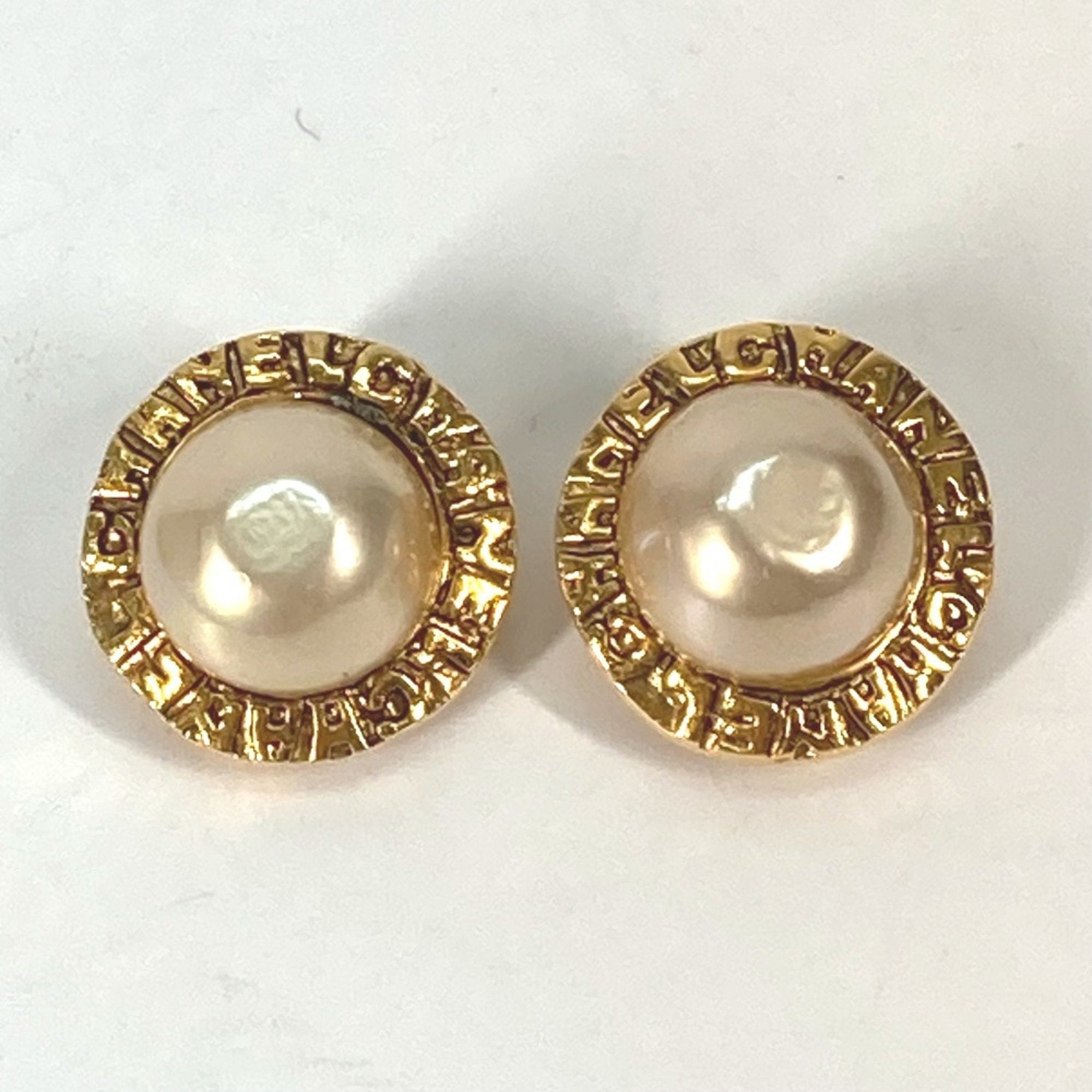 Vintage Clip-On Earrings Pearl Clip-On Gold-Tone Metal
