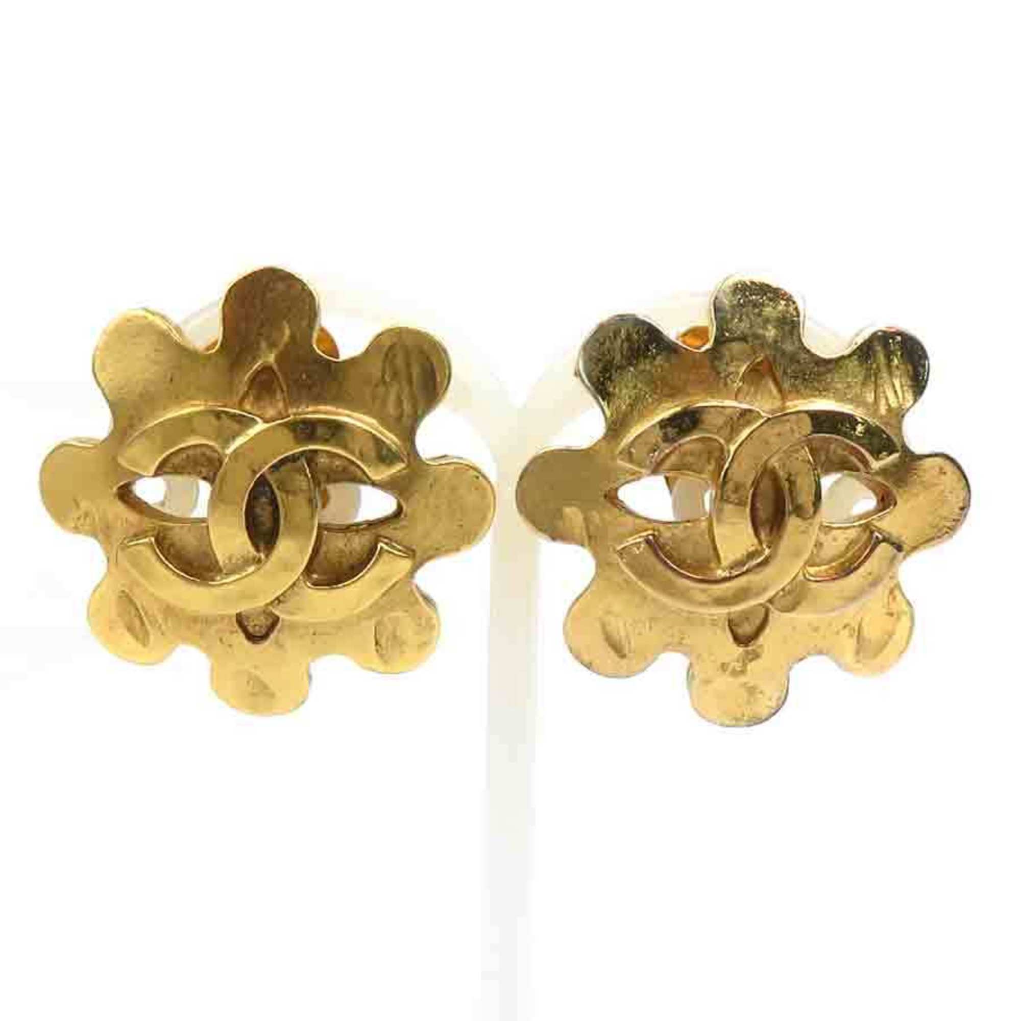 CC Logo Clip-On Earrings Gold-Tone Metal Gold-Tone Metal