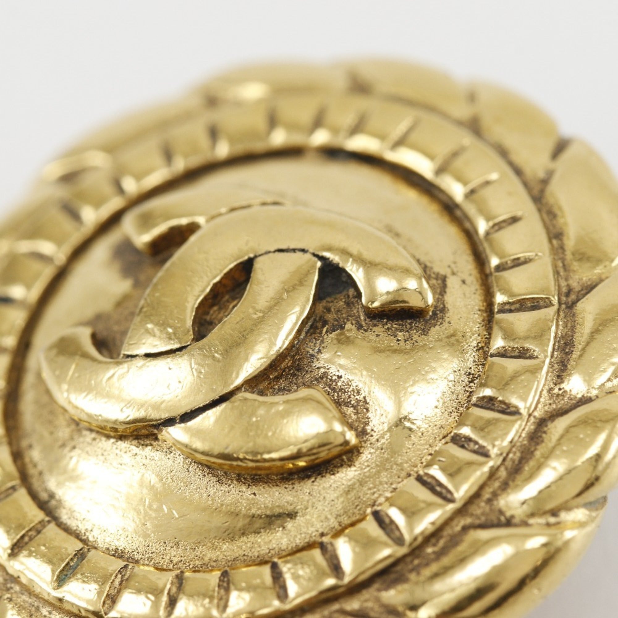 CC Logo Clip-On Earrings Metal Gold-Tone Metal