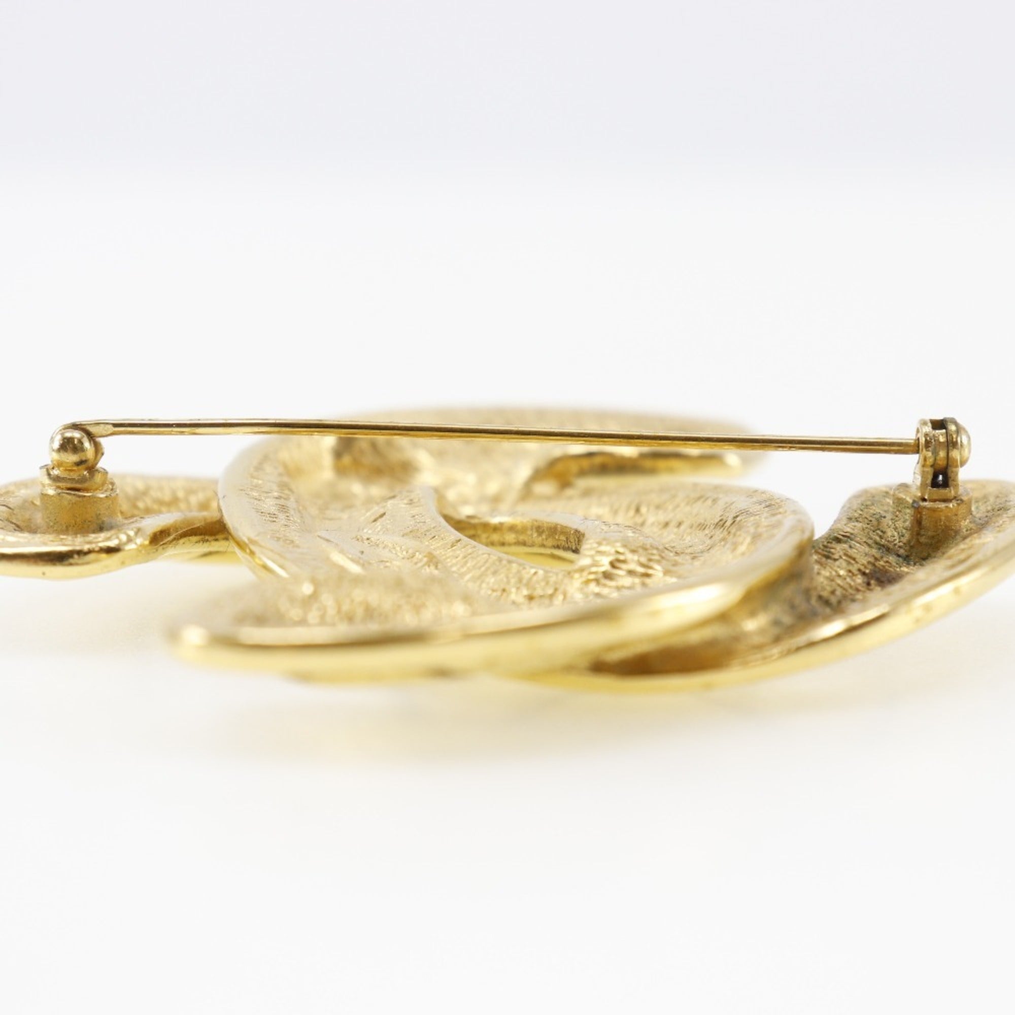 CC Logo Brooch Gold-Tone Metal