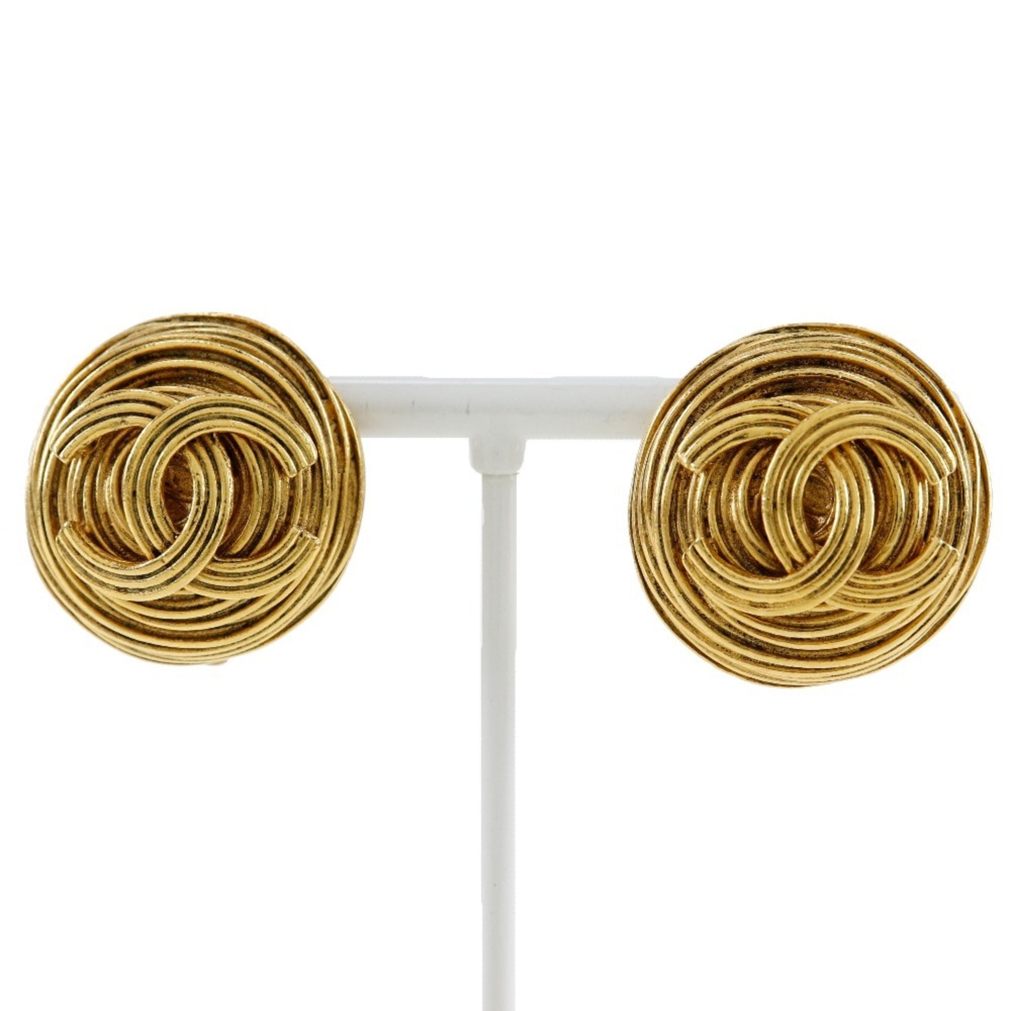 CC Logo Clip-On Earrings Metal Gold-Tone Metal