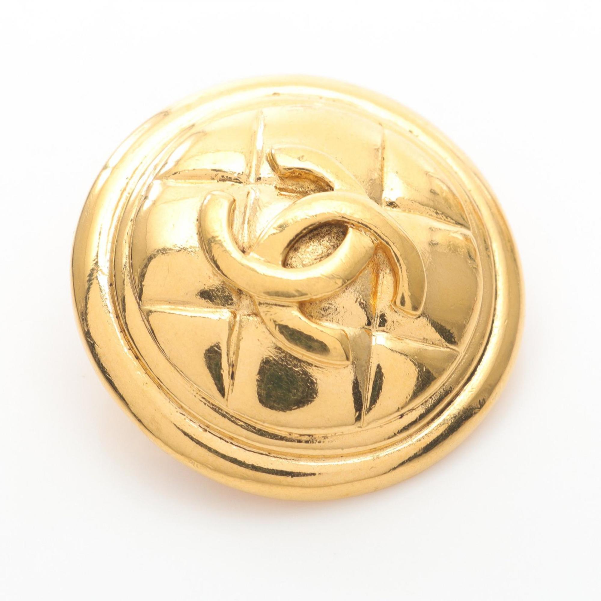 CC Logo Clip-On Earrings Metal Gold-Tone Metal