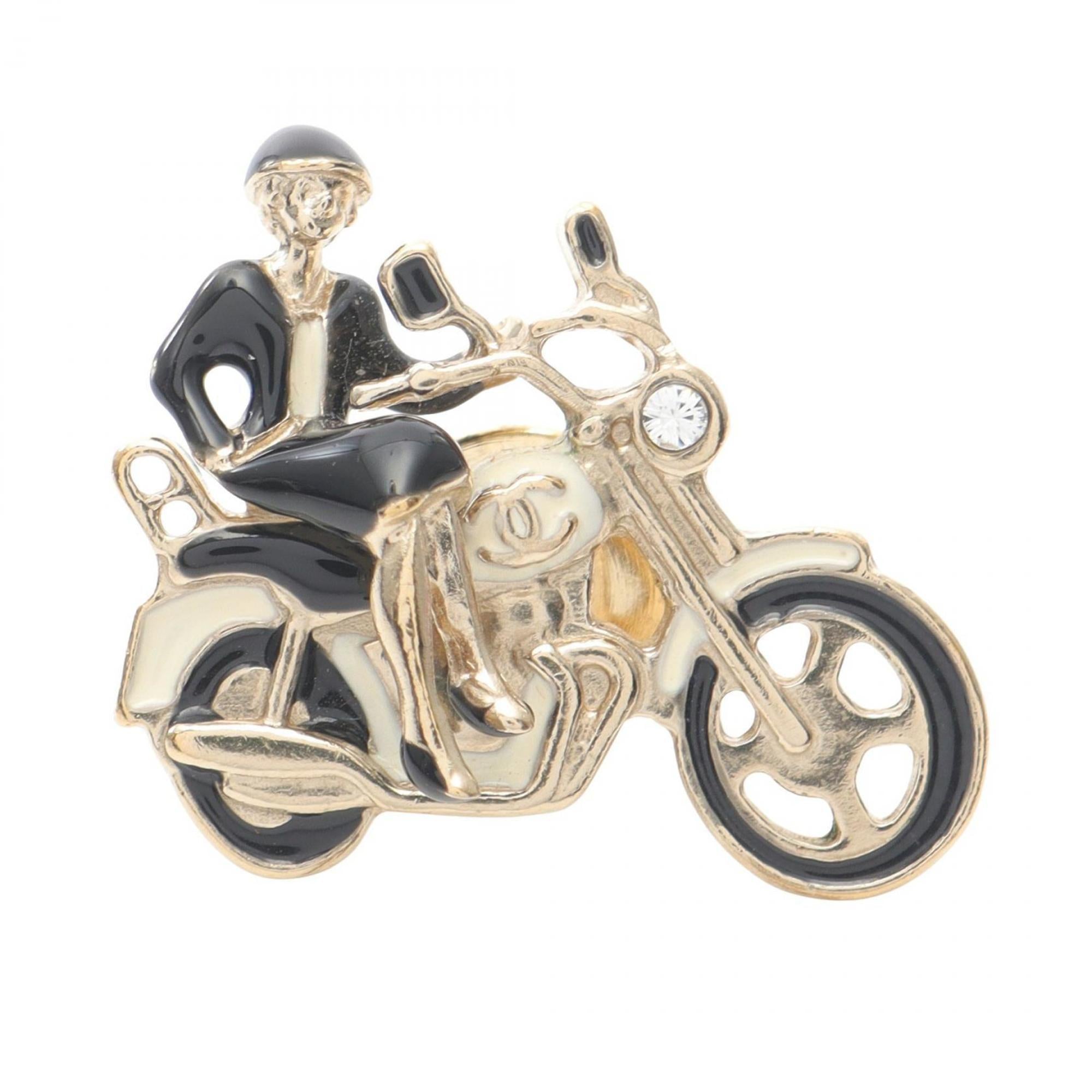 CC Logo Brooch Metal