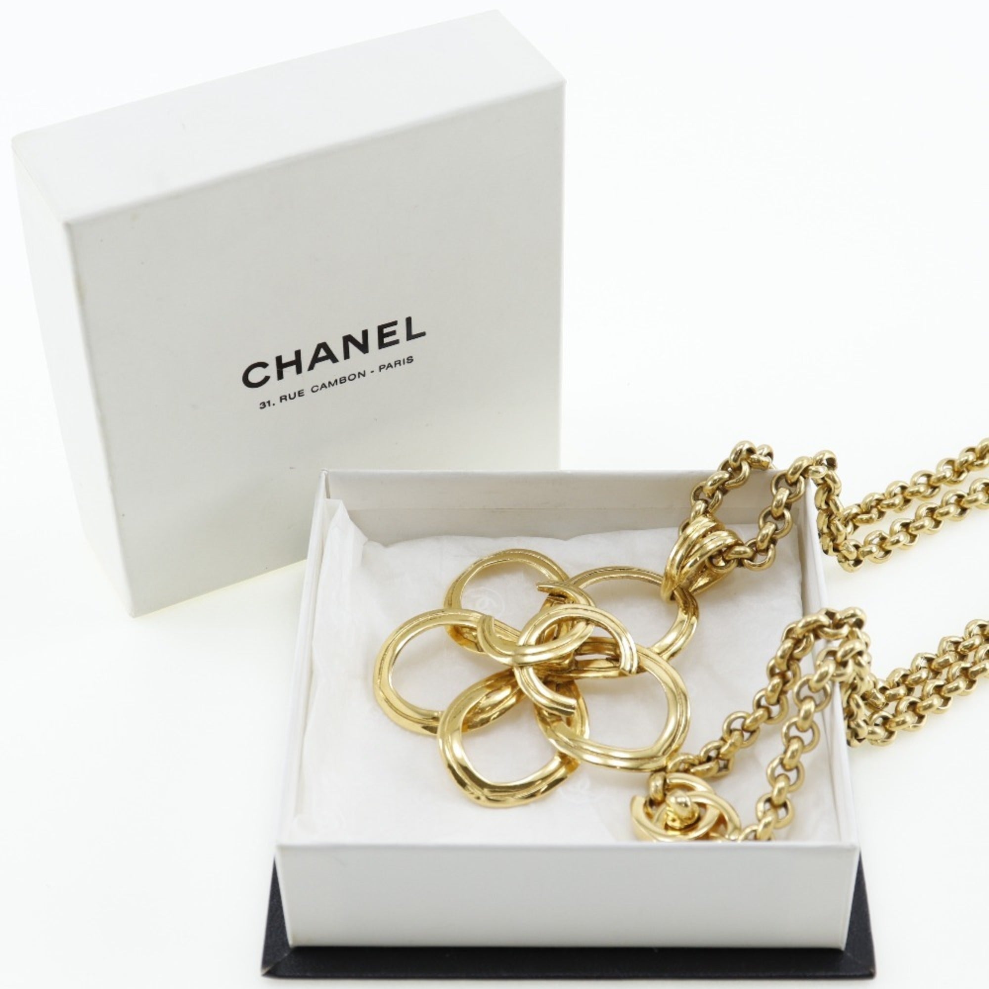 CC Logo Turnlock Flower Pendant Necklace Metal