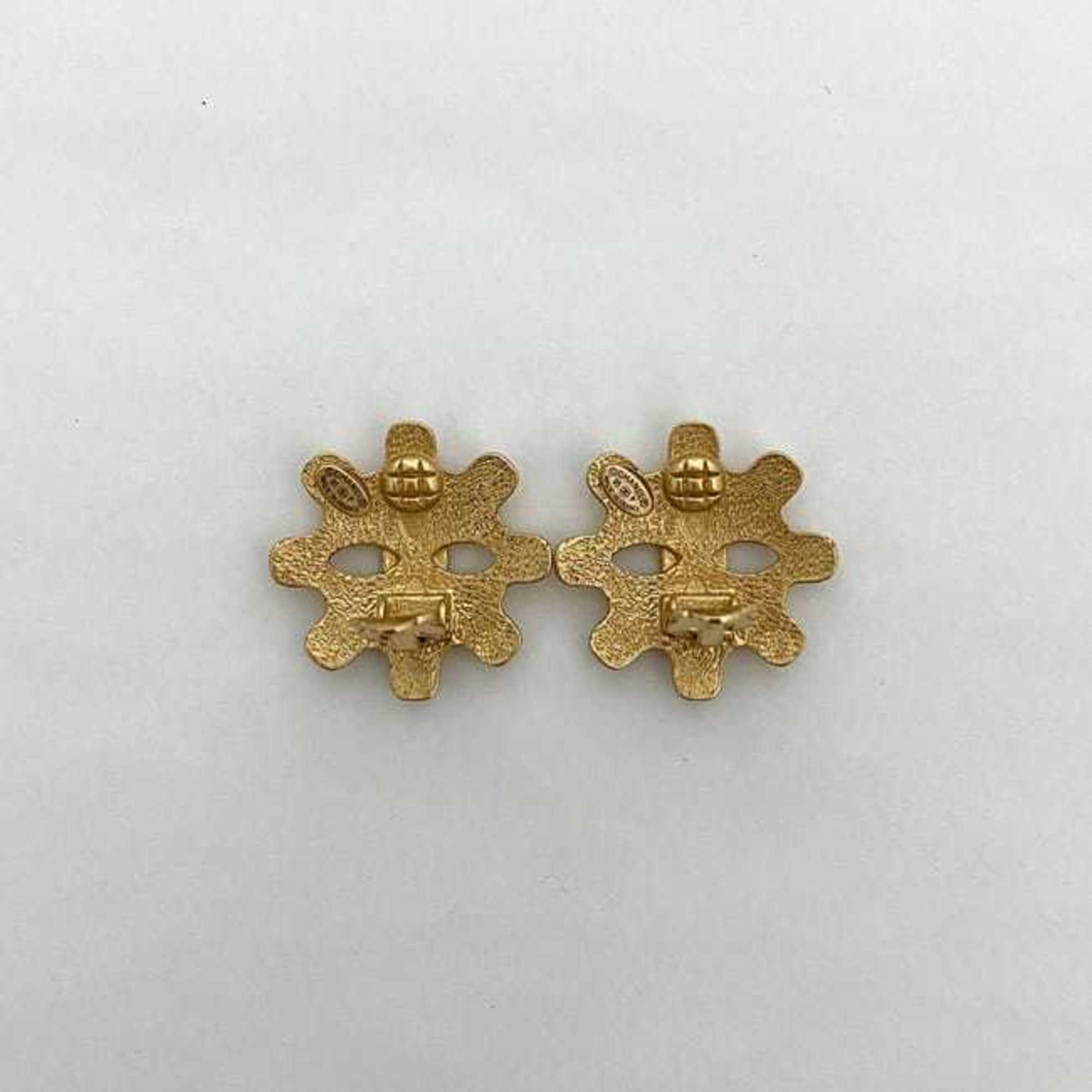 CC Logo Clip-On Earrings Metal Gold-Tone Metal
