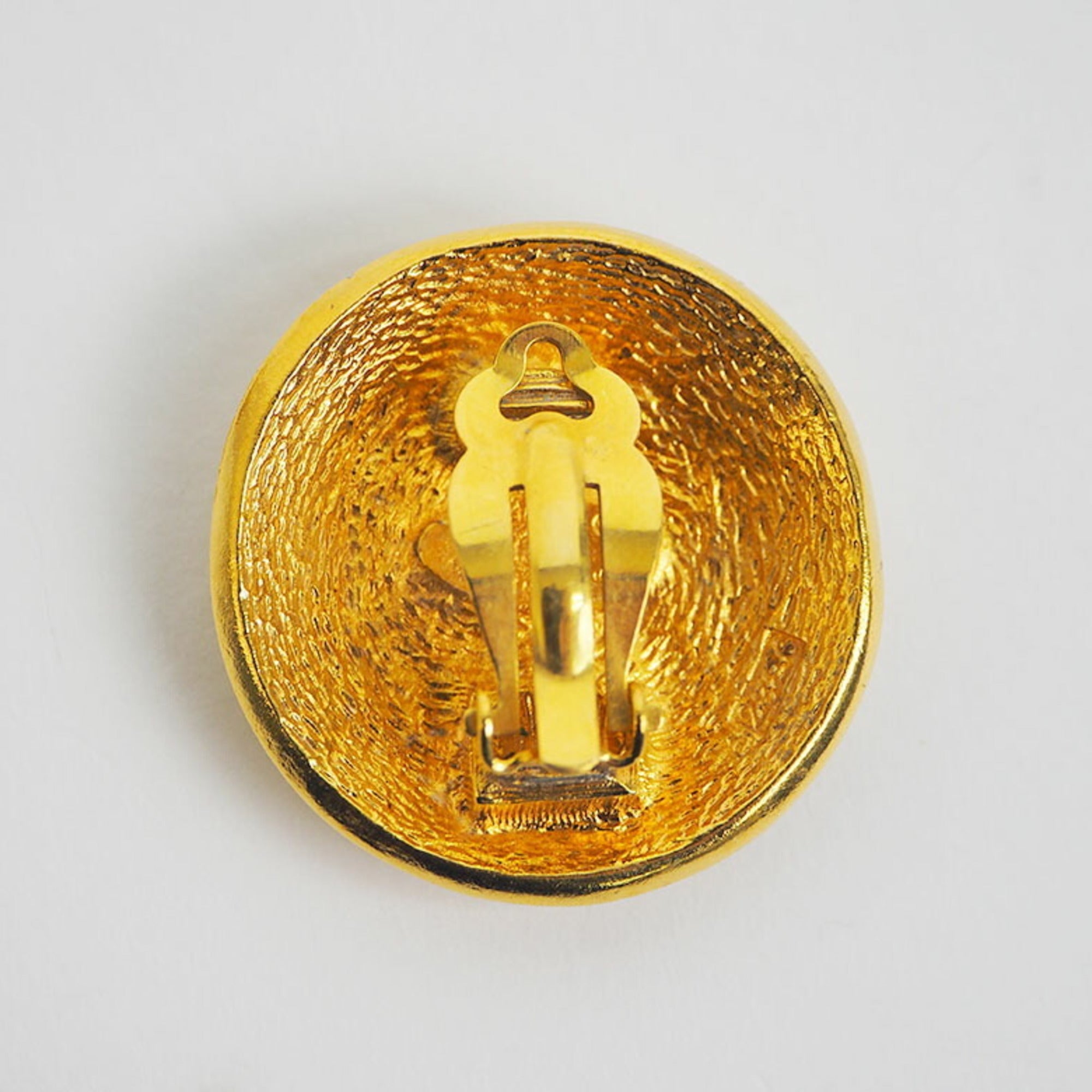 Vintage Clip-On Earrings Clip-On Gold-Tone Metal