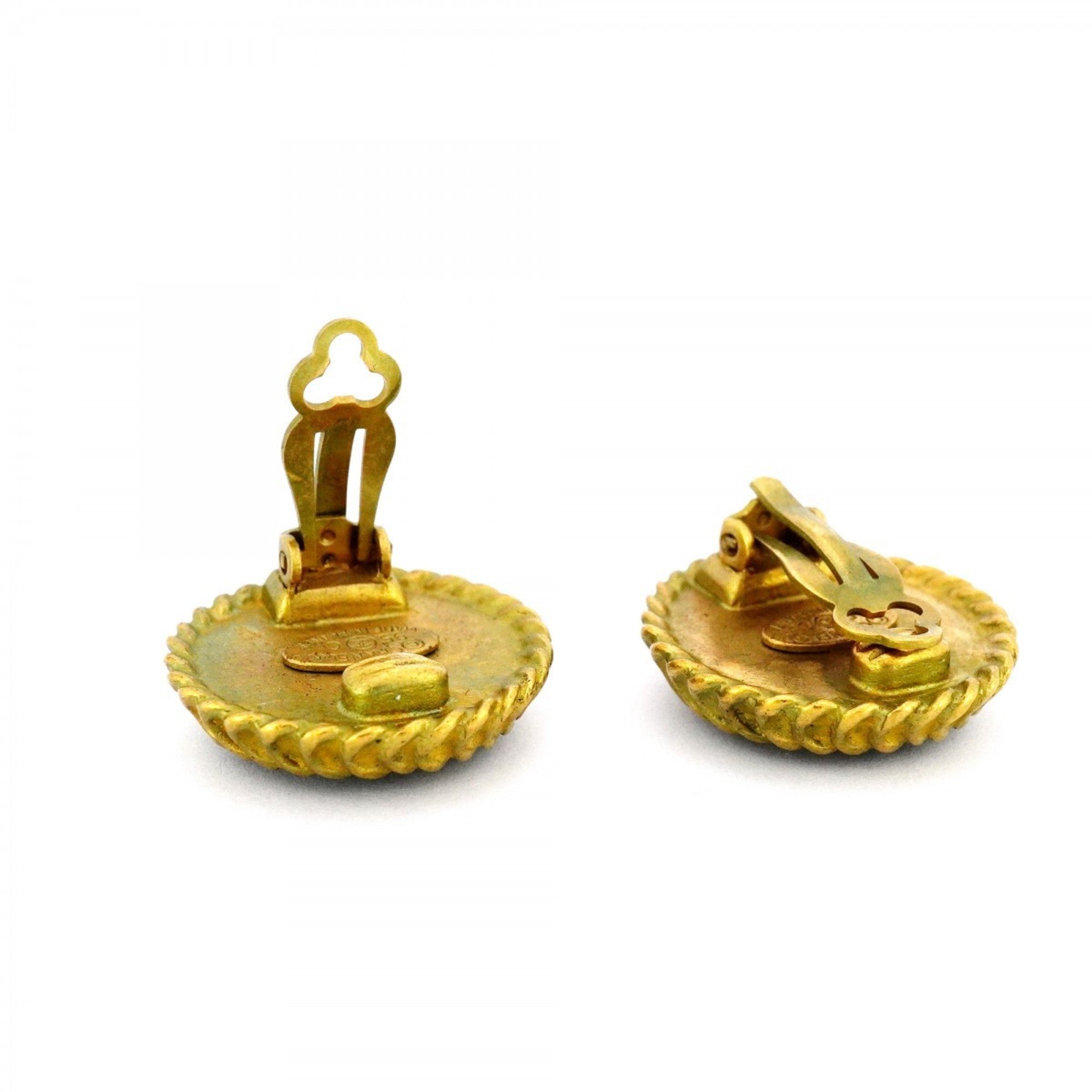 CC Logo Circle Clip-On Earrings Metal Gold-Tone Metal