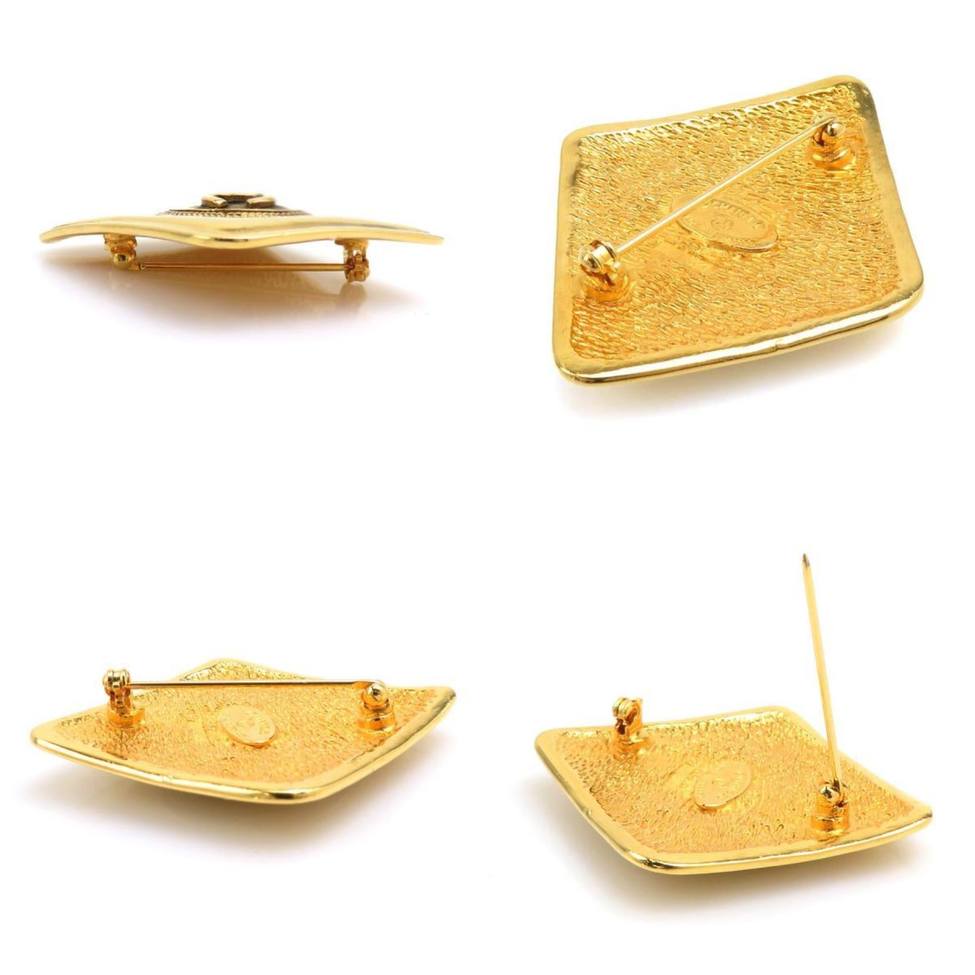 CC Logo Brooch Gold-Tone Metal