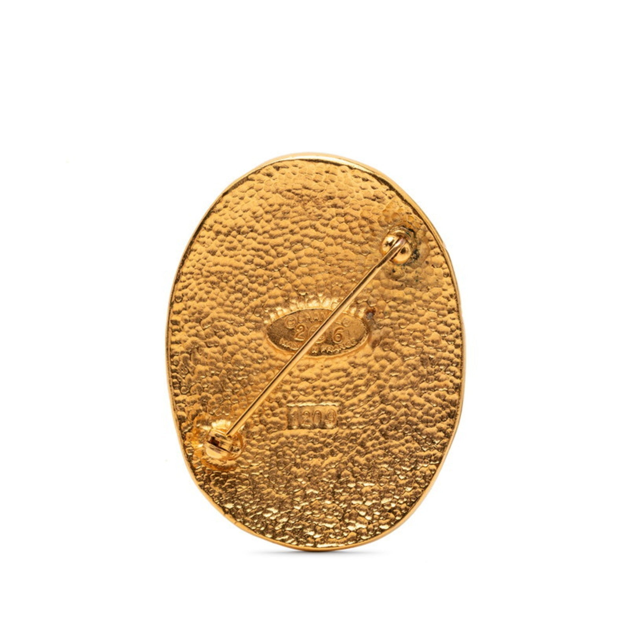 CC Logo Oval Brooch Metal