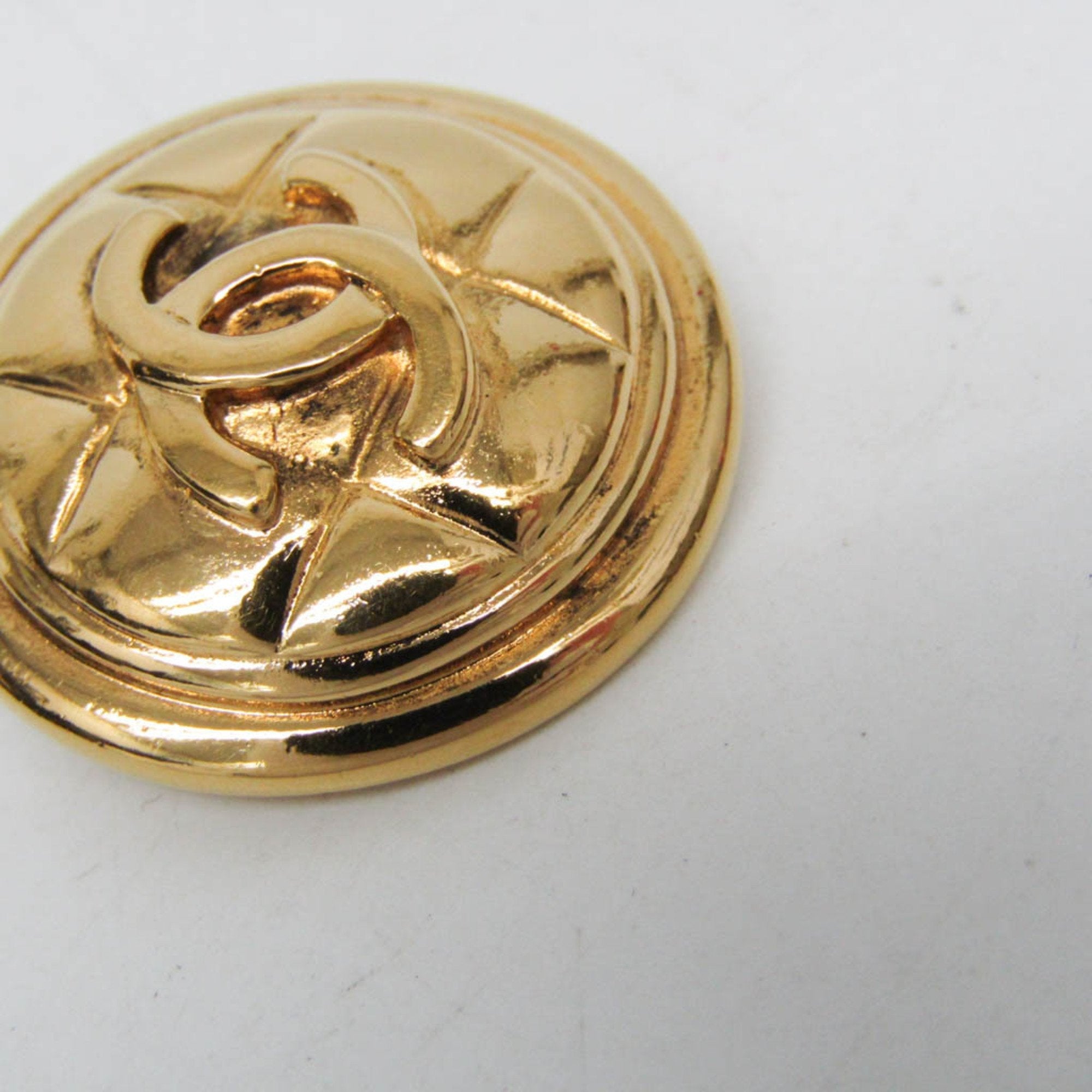 CC Logo Clip-On Earrings Metal Gold-Tone Metal