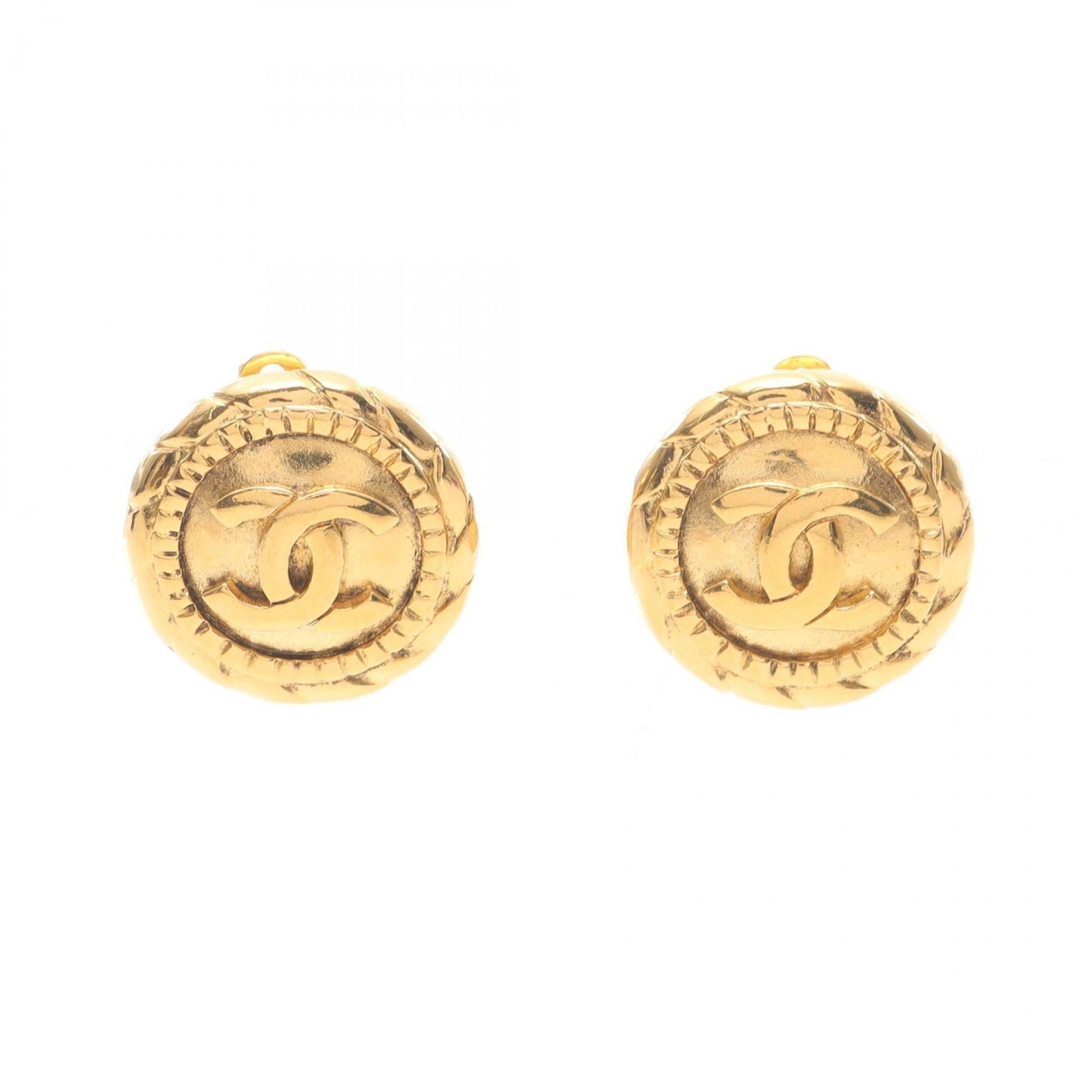 CC Logo Clip-On Earrings Metal Gold-Tone Metal
