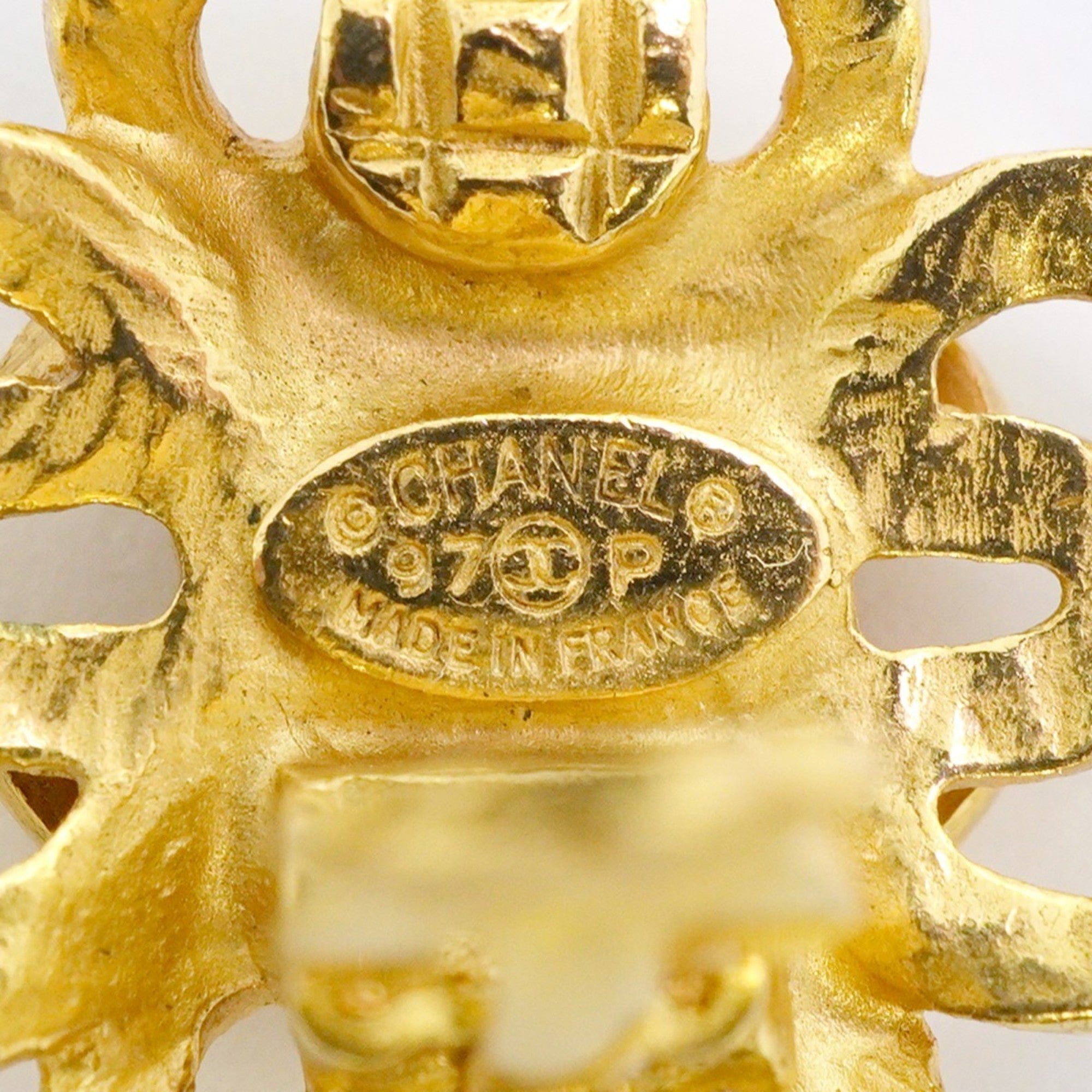 CC Logo Clip-On Earrings Metal Gold-Tone Metal