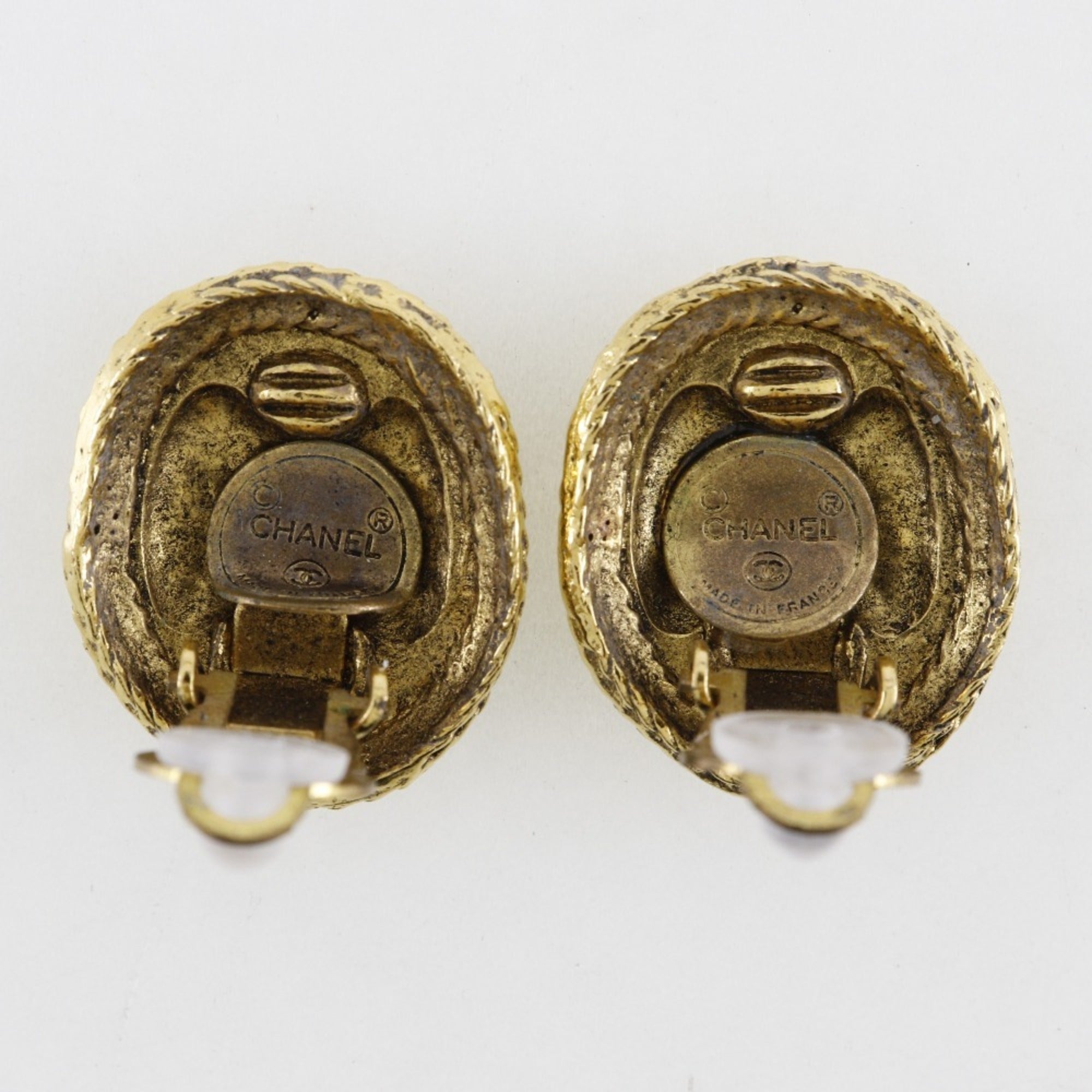 CC Logo Clip-On Earrings Metal Gold-Tone Metal