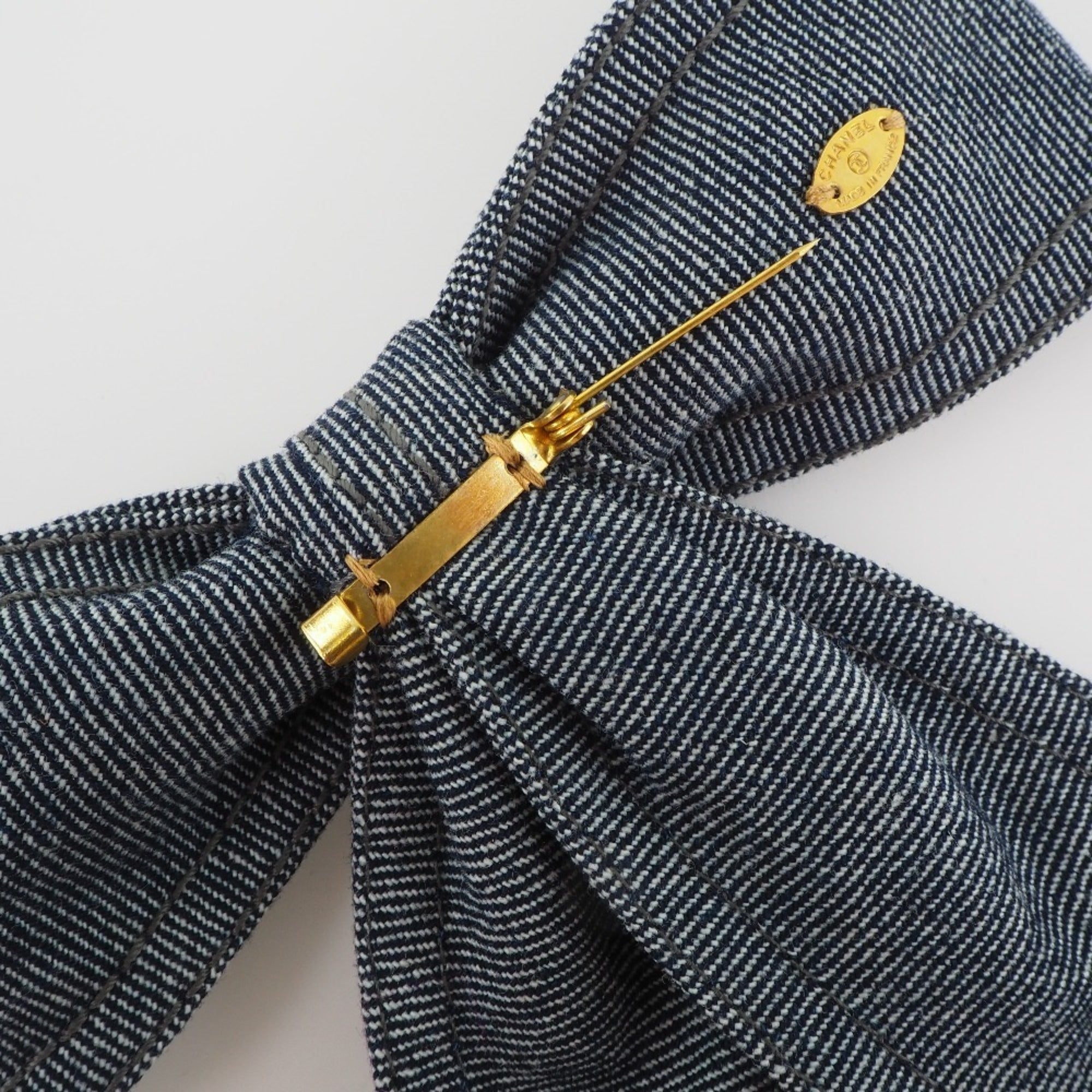 Ribbon Denim Brooch Blue