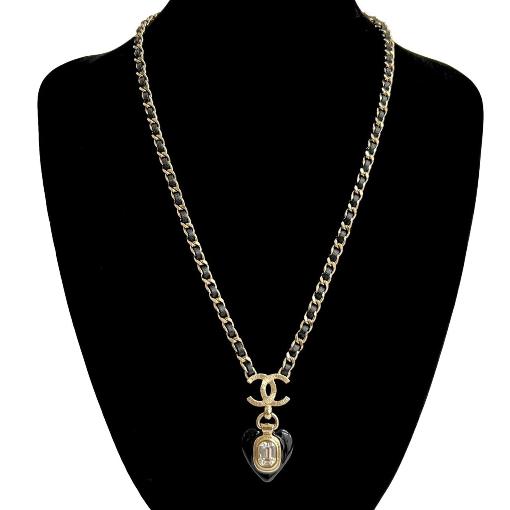 CC Logo Chain Heart Pendant Necklace Metal