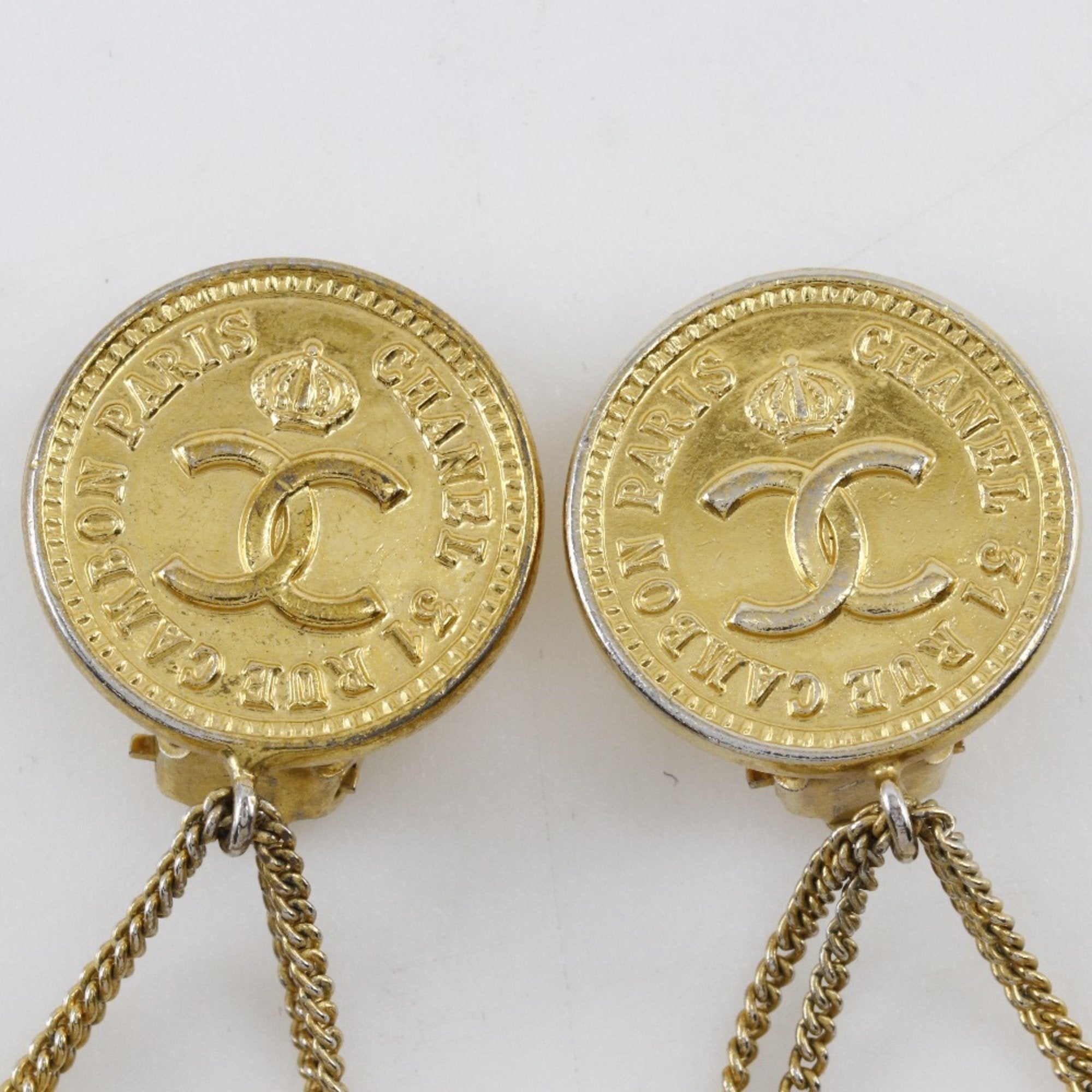CC Logo Clip-On Earrings Metal Gold-Tone Metal