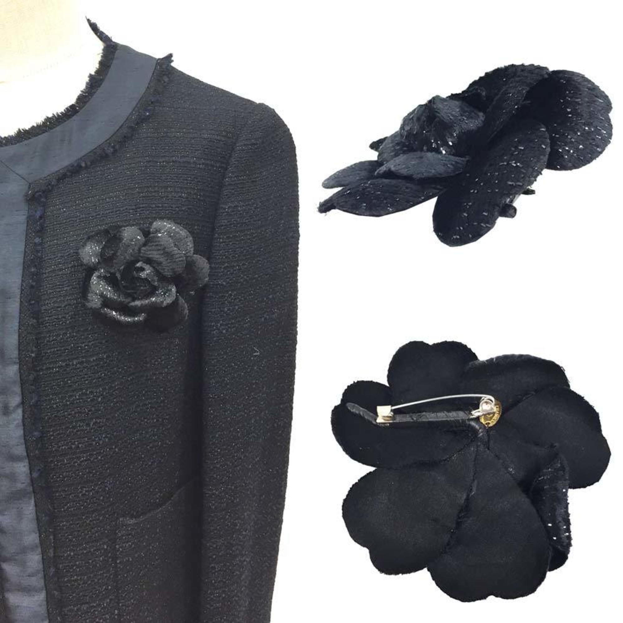 Camellia Brooch Leather Black Velvet