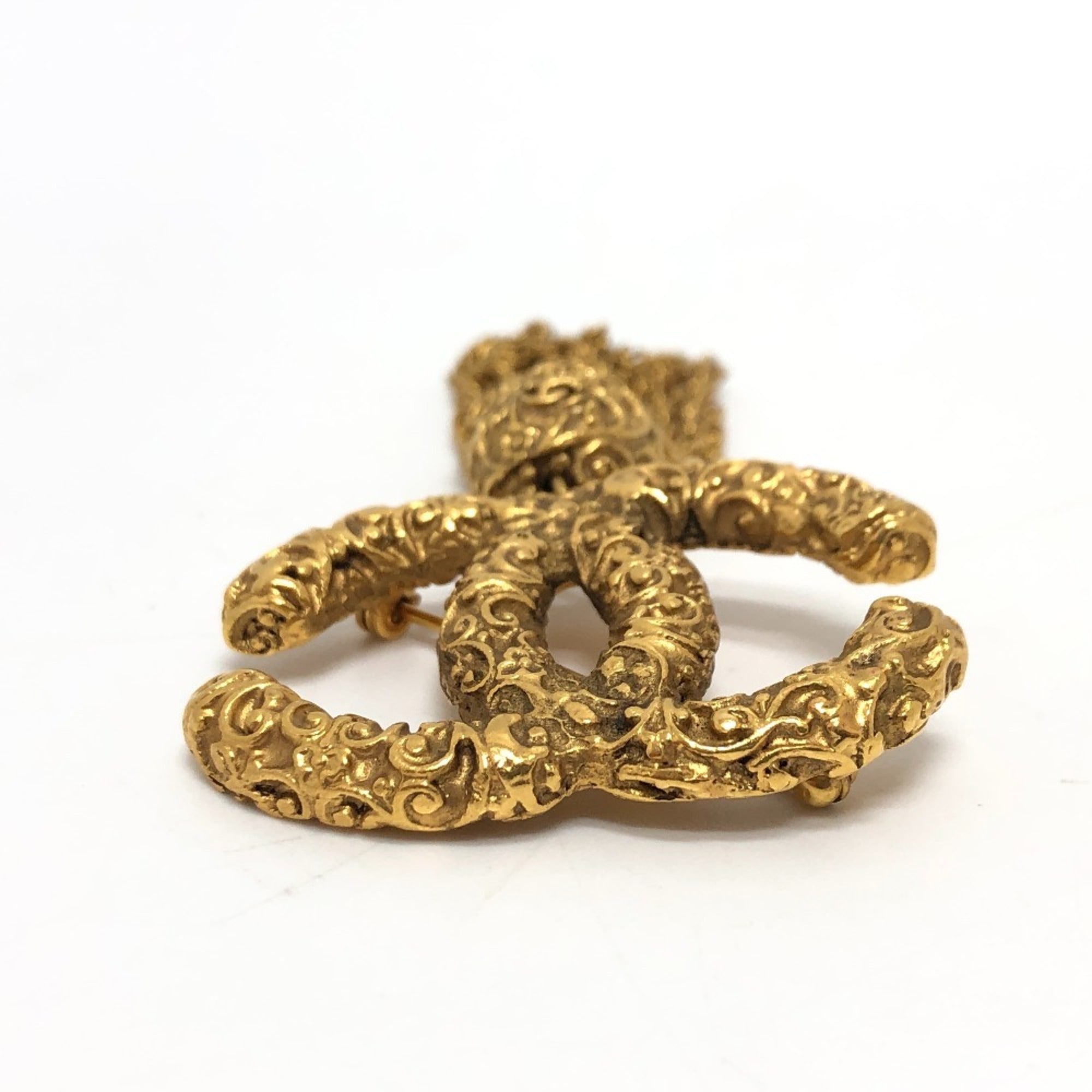 CC Logo Brooch Gold-Tone Metal