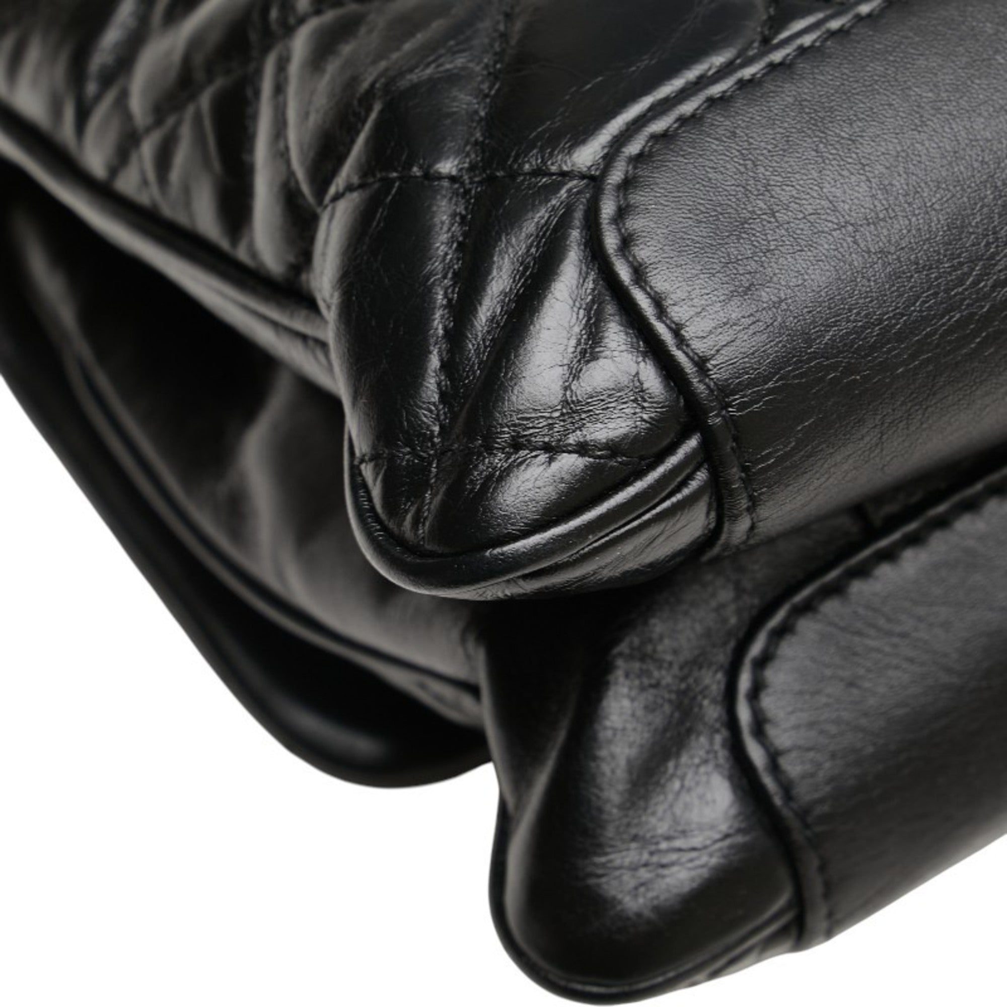 Aged Chain Compartment Messenger Bag Quilted Glazed Calfskin Medium