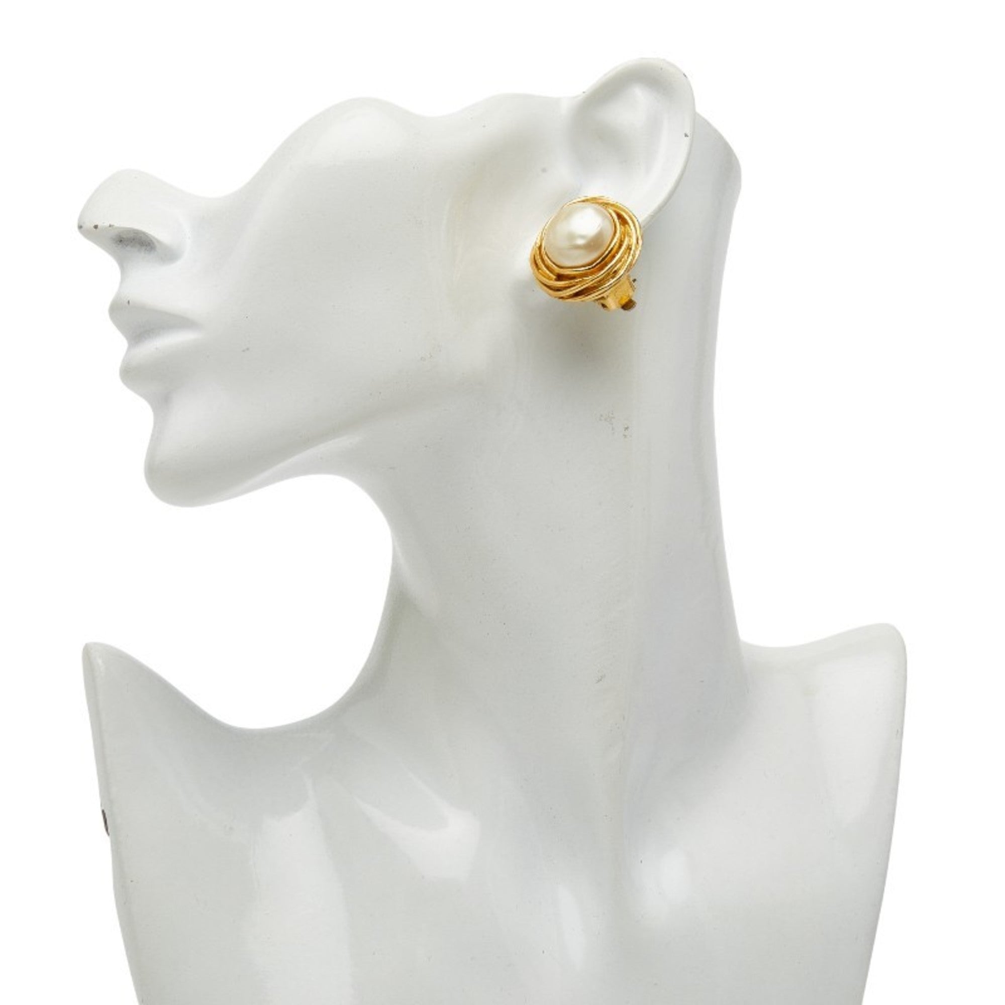 Vintage Clip-On Earrings Pearl Clip-On Gold-Tone Metal