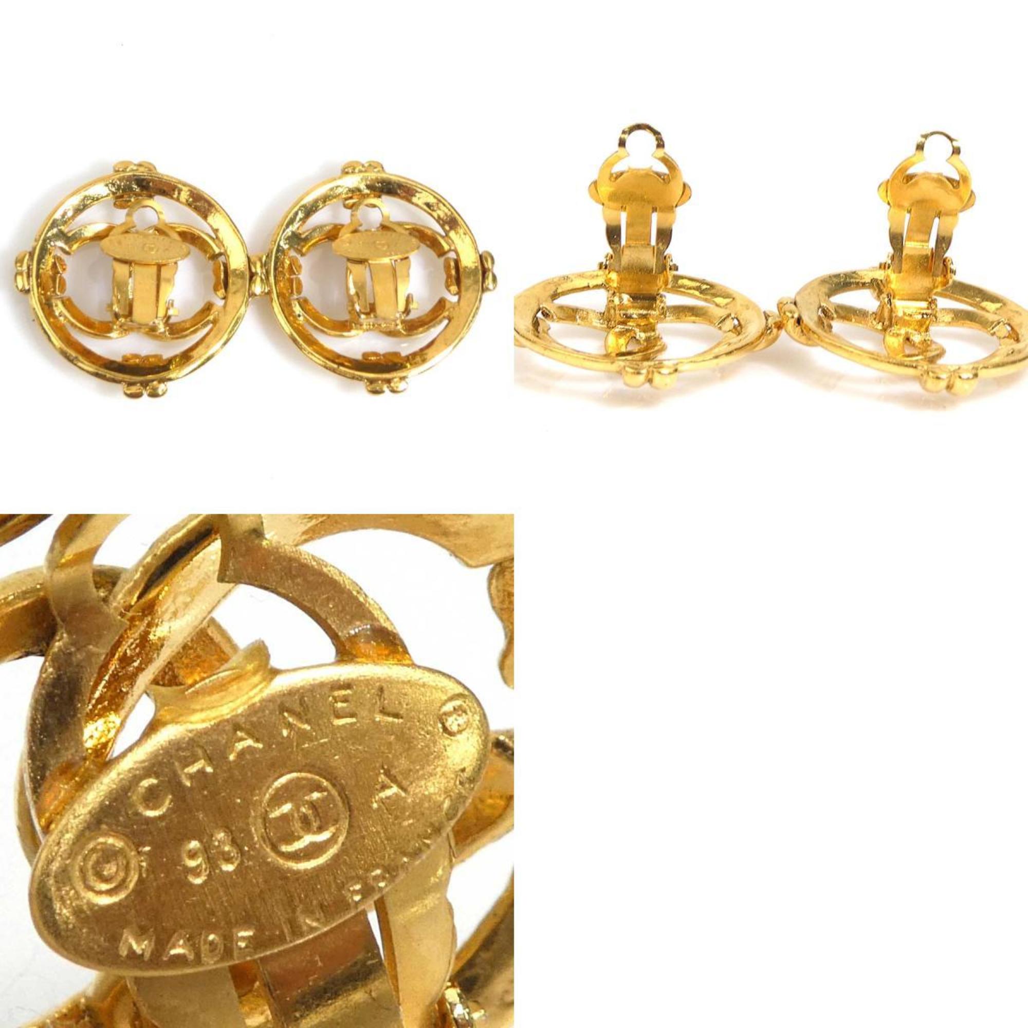 CC Logo Clip-On Earrings Gold-Tone Metal Gold-Tone Metal