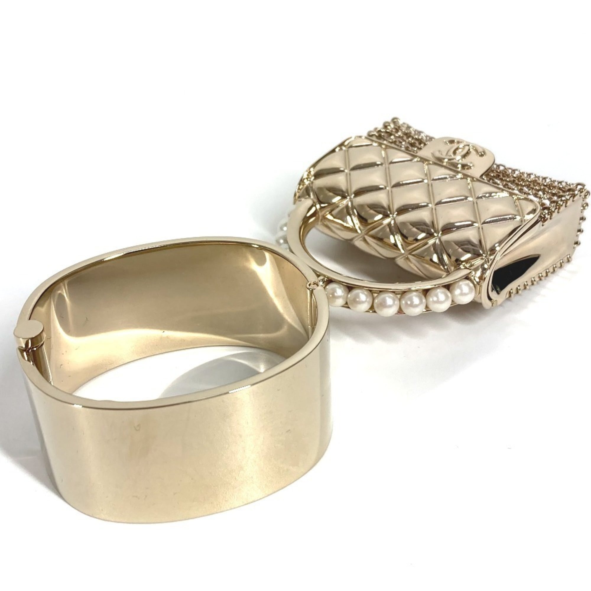 CC Logo Bracelet Gold-Tone Metal