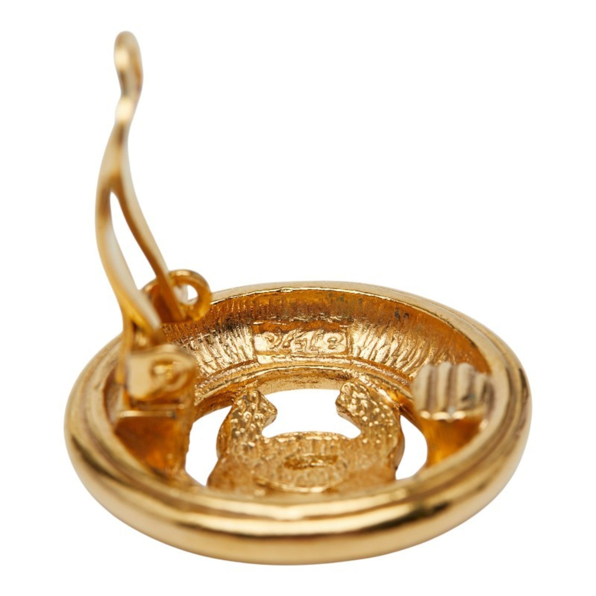 CC Logo Round Clip-On Earrings Metal Gold-Tone Metal