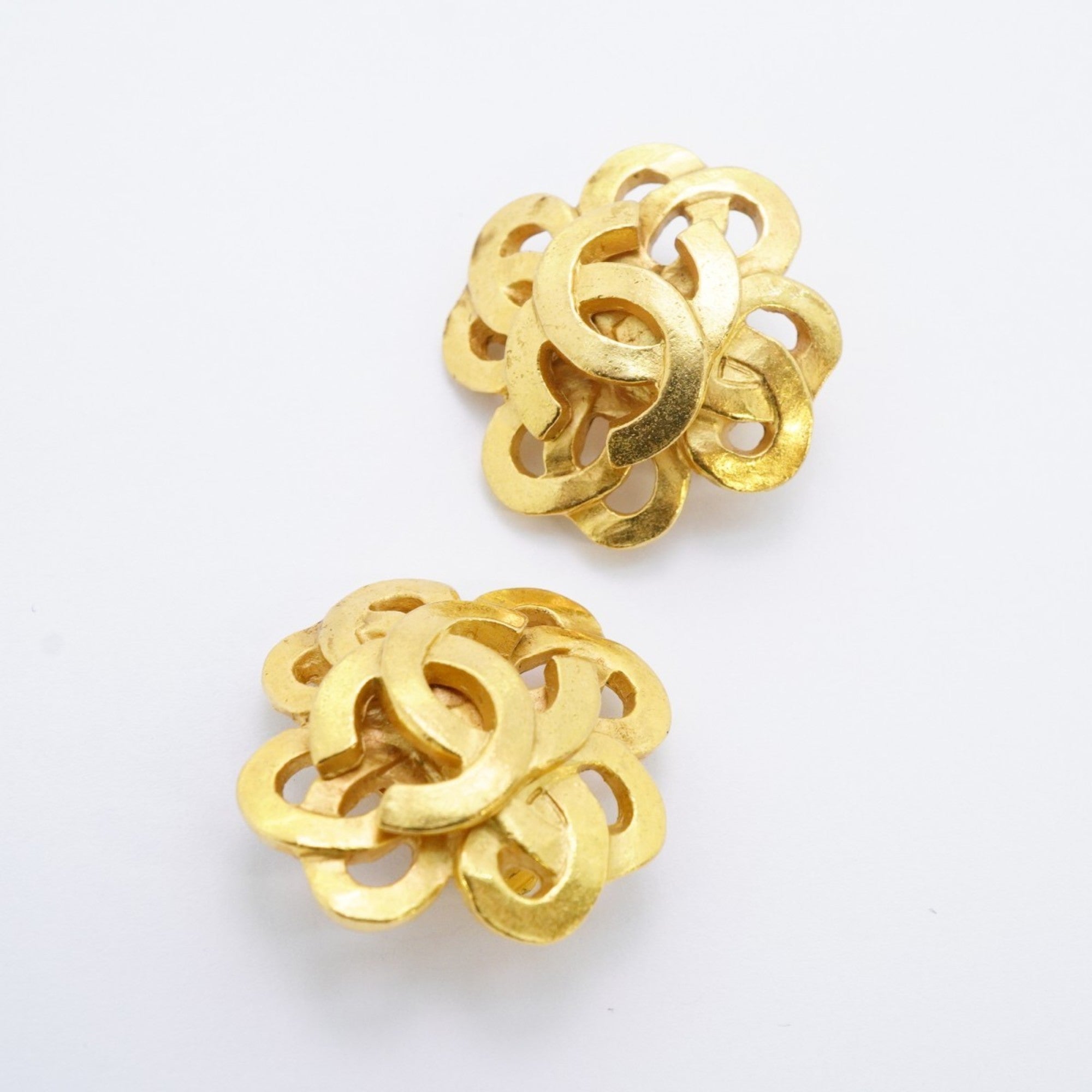 CC Logo Clip-On Earrings Metal Gold-Tone Metal