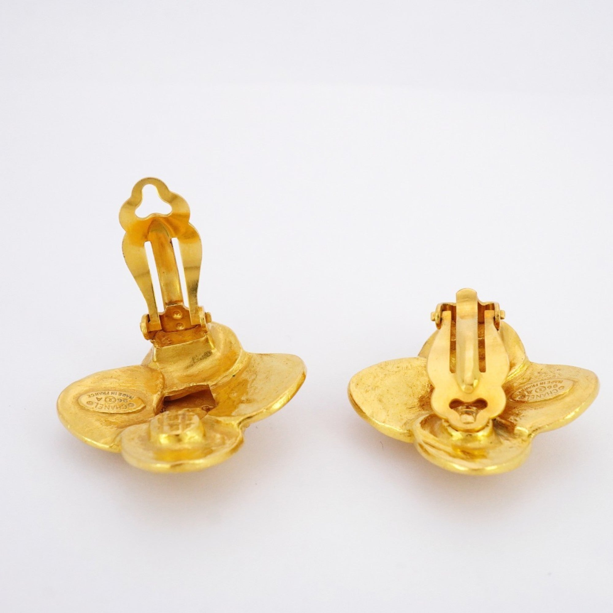 CC Logo Flower Clip-On Earrings Metal Gold-Tone Metal