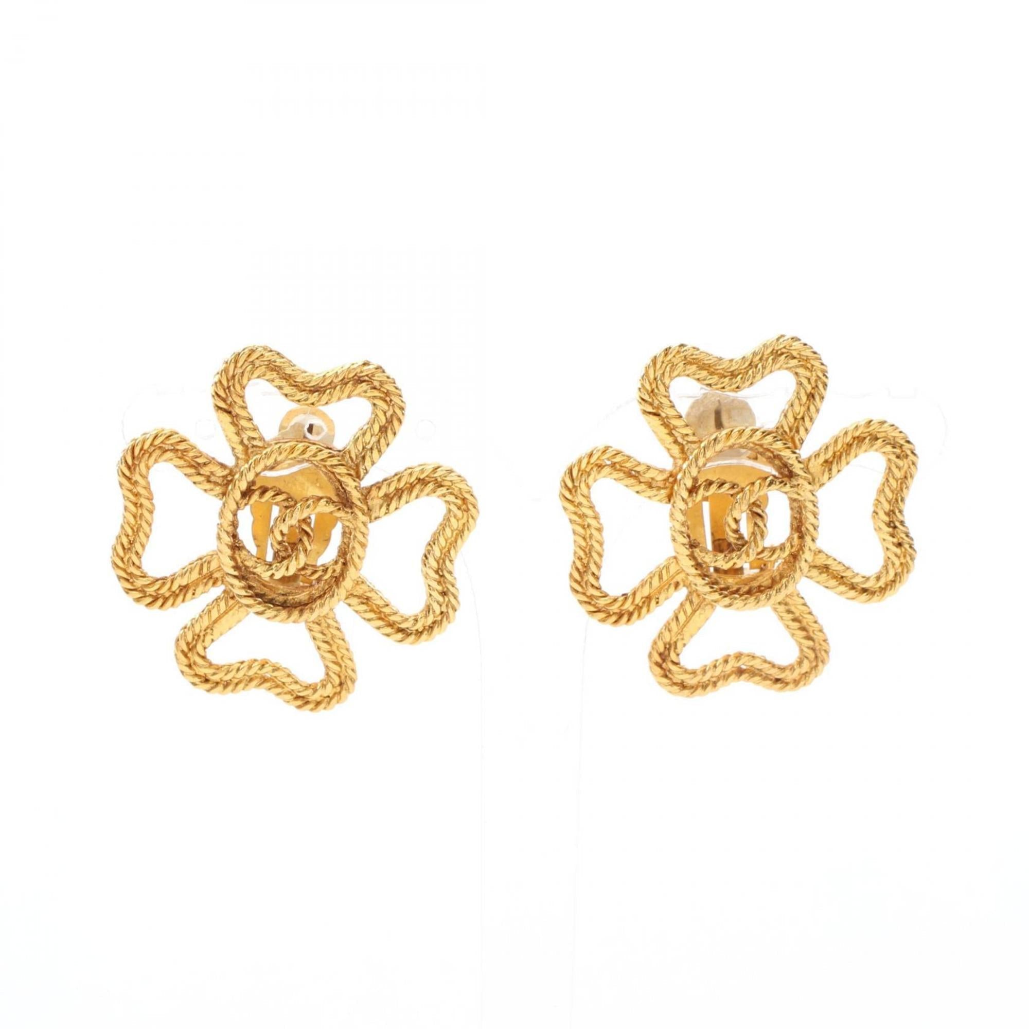 CC Logo Clip-On Earrings Metal Gold-Tone Metal