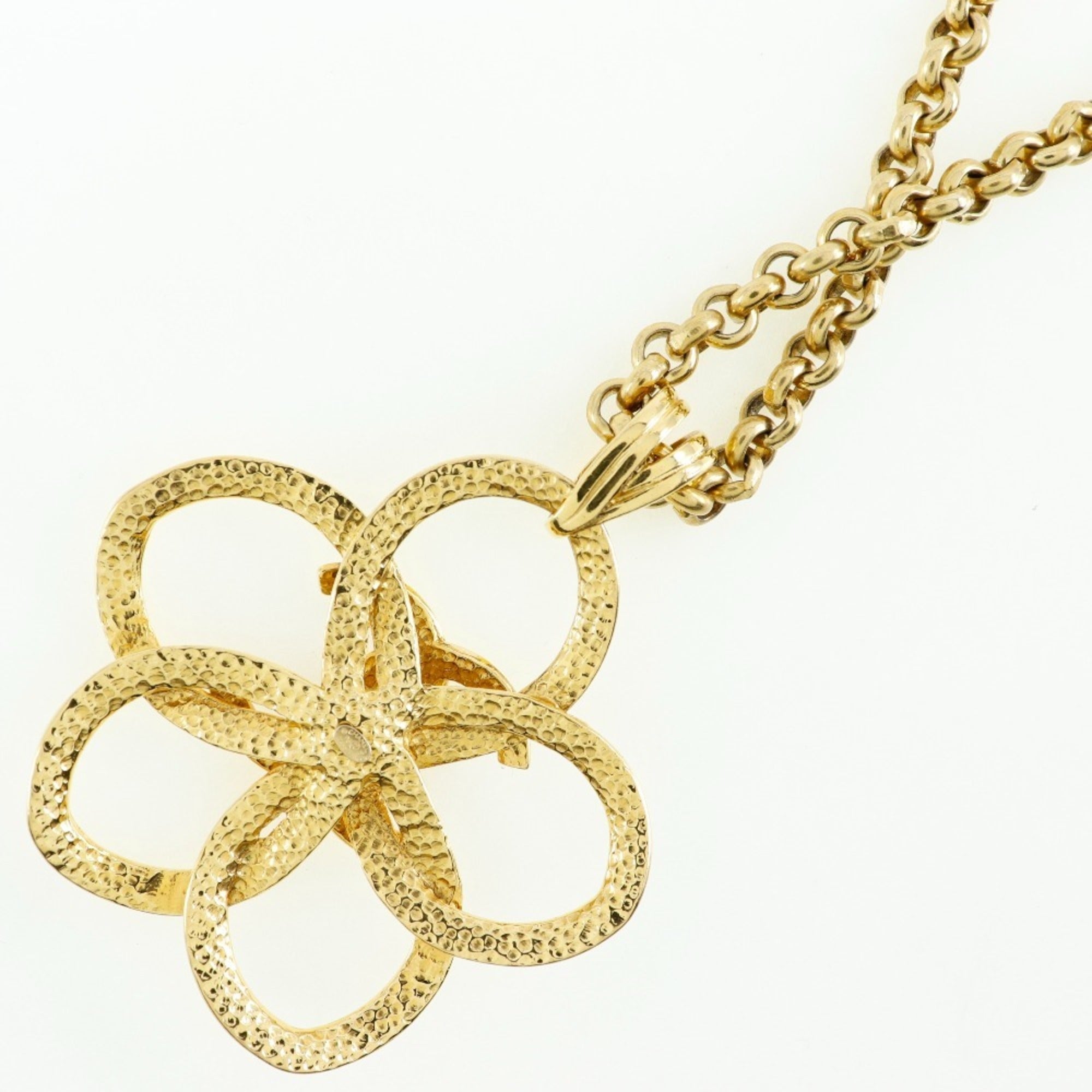 CC Logo Turnlock Flower Pendant Necklace Metal