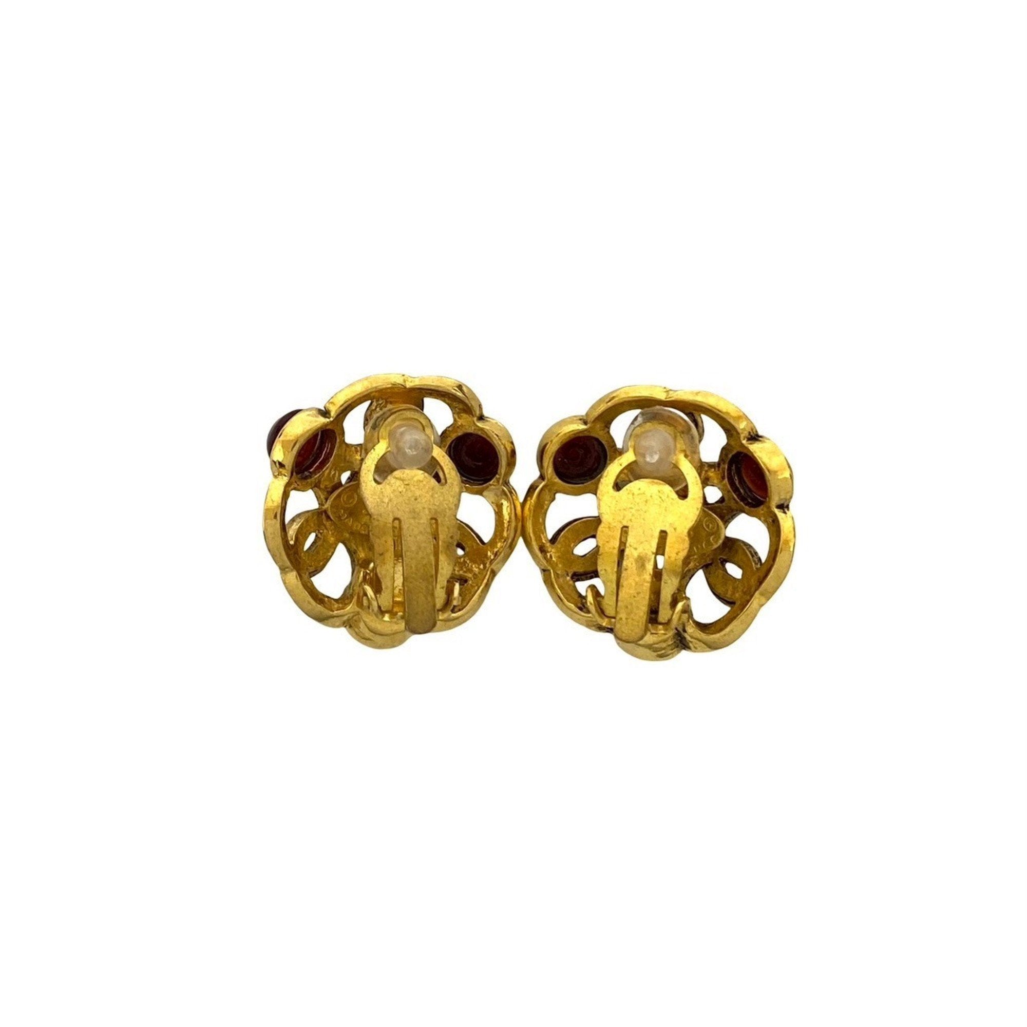 Vintage Clip-On Earrings Clip-On Gold-Tone Metal