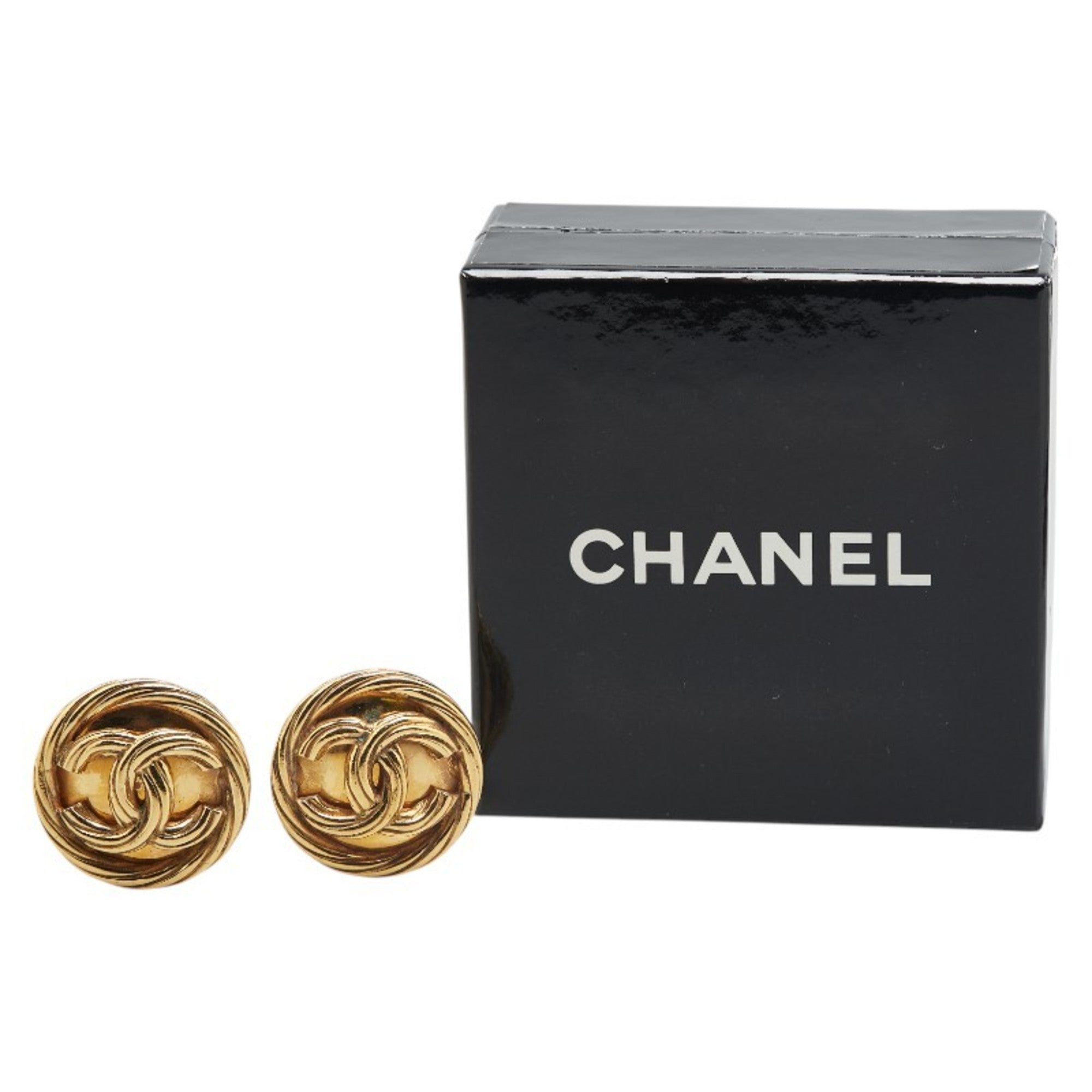 CC Logo Round Clip-On Earrings Metal Gold-Tone Metal
