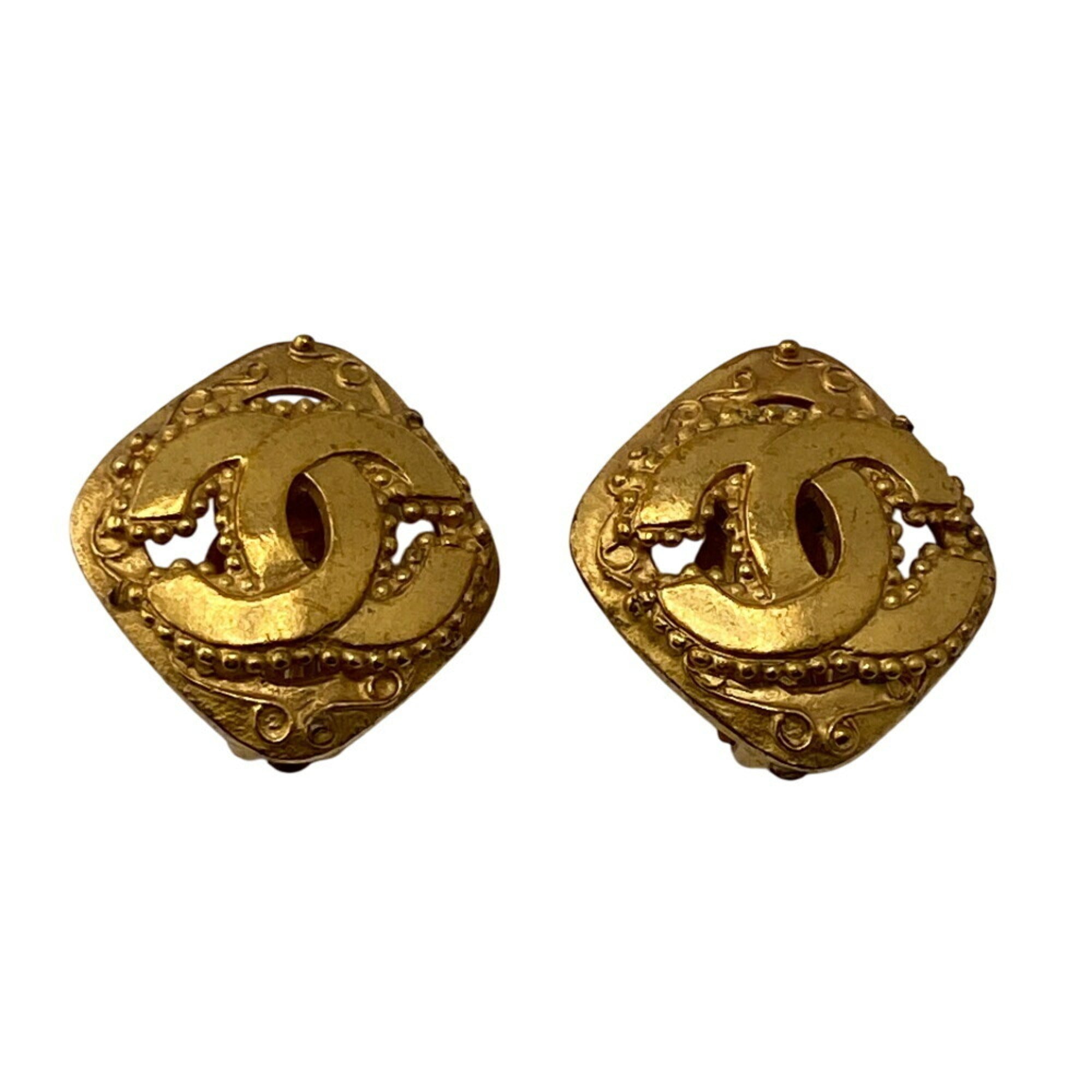 CC Logo Clip-On Earrings Metal Gold-Tone Metal