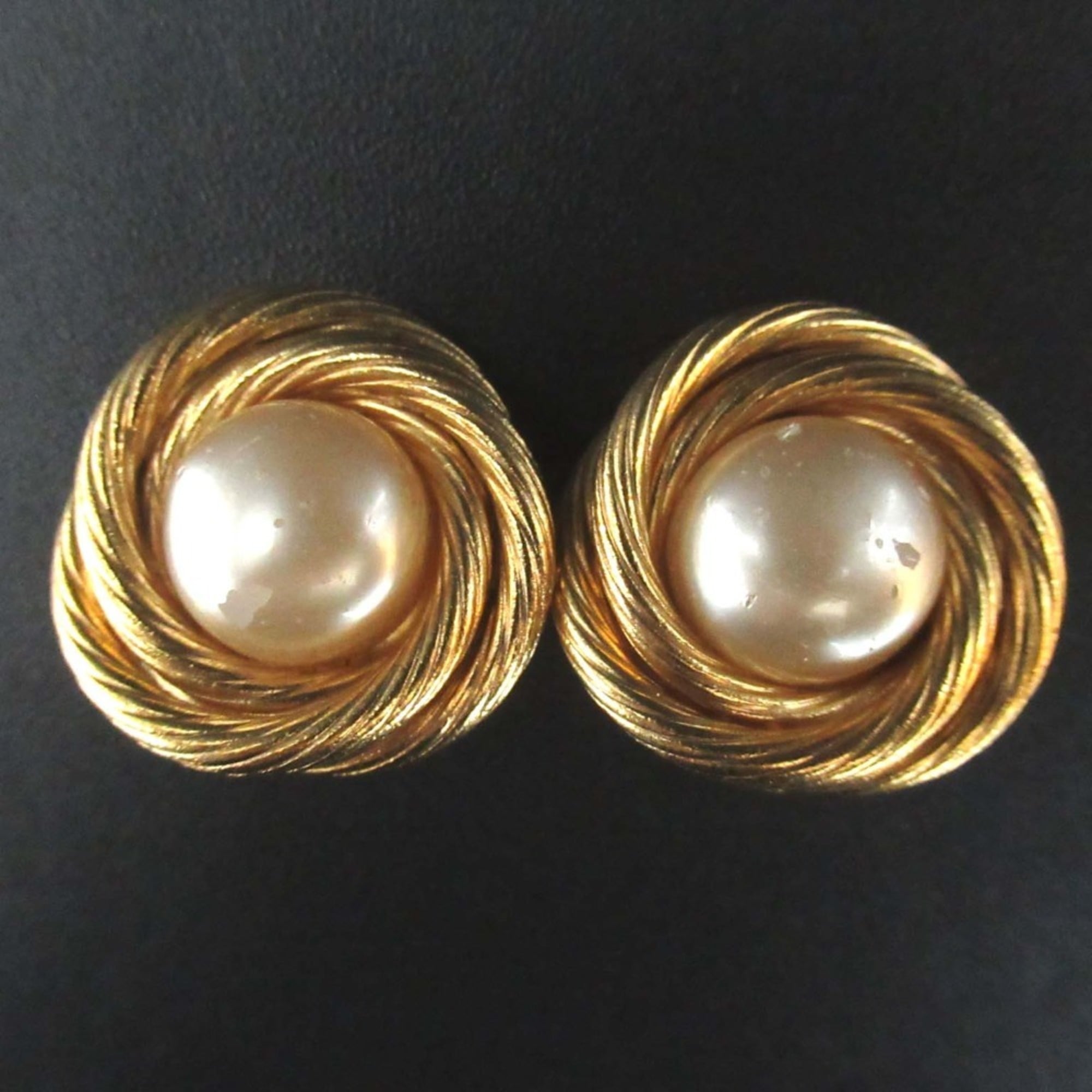 Vintage Clip-On Earrings Pearl Clip-On Gold-Tone Metal