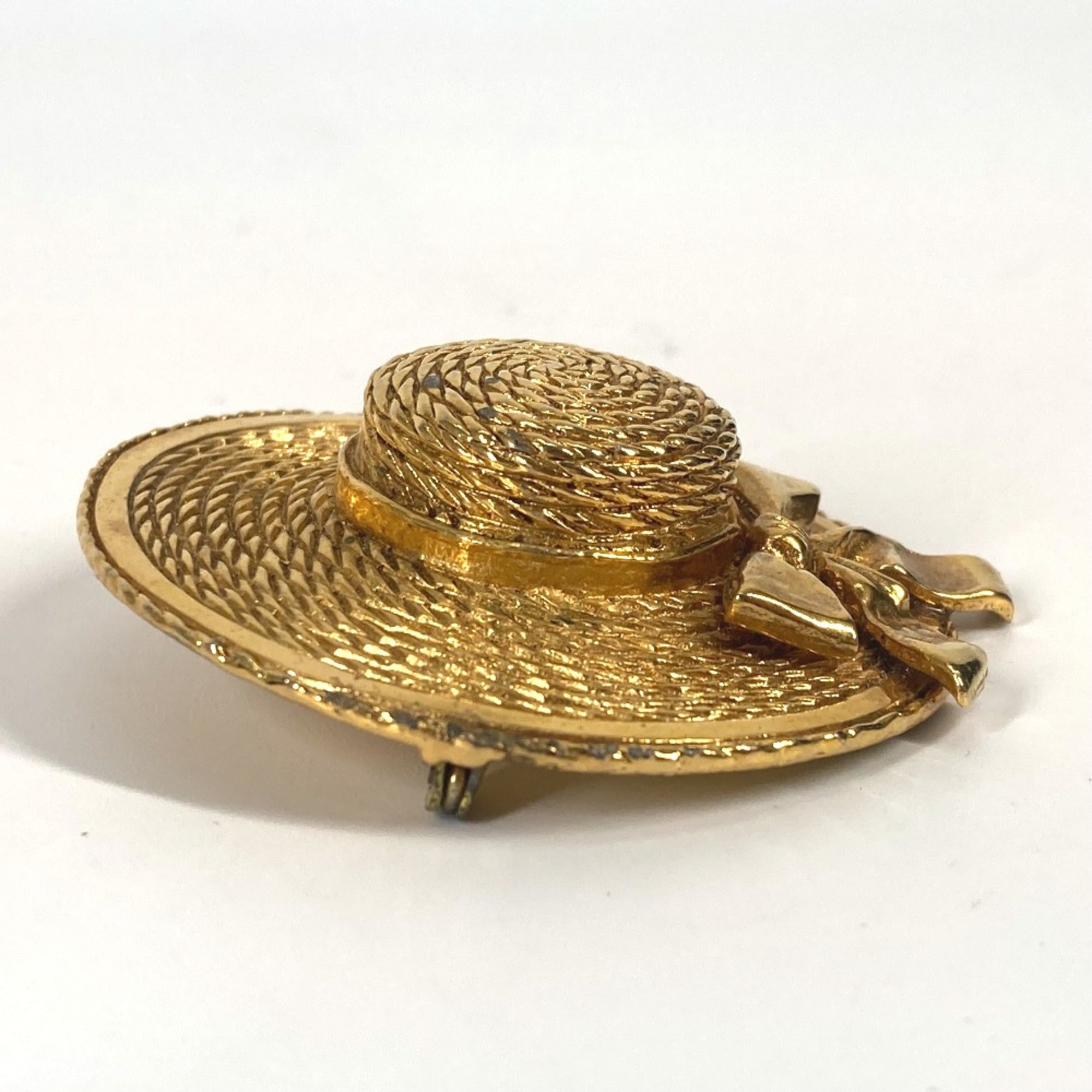 Vintage Brooch Metal Gold