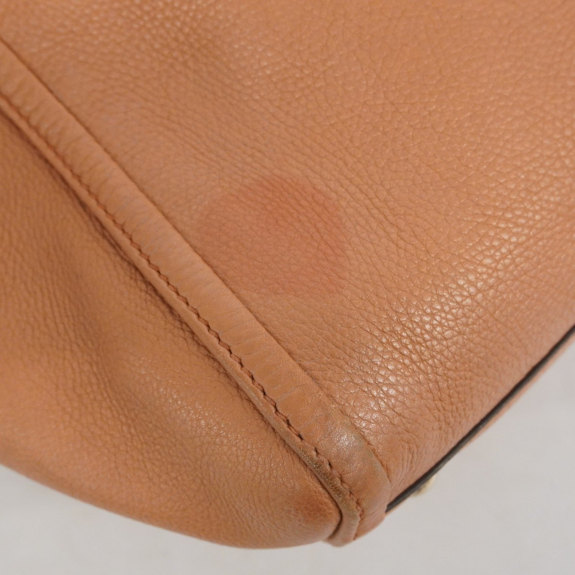 Soho Shoulder Bag Leather Medium