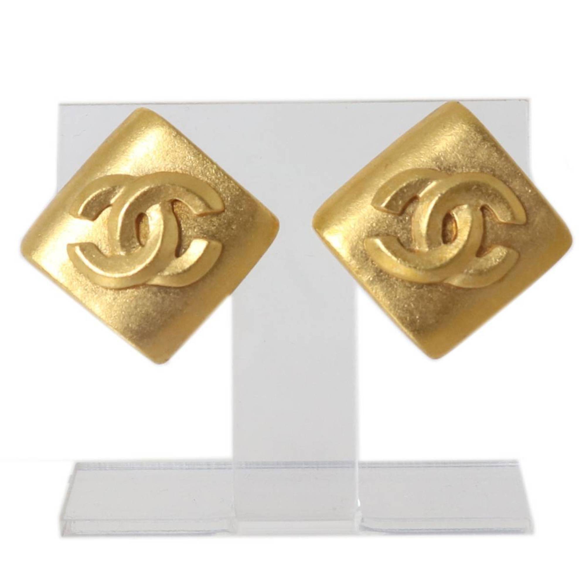 CC Logo Clip-On Earrings Metal Gold-Tone Metal