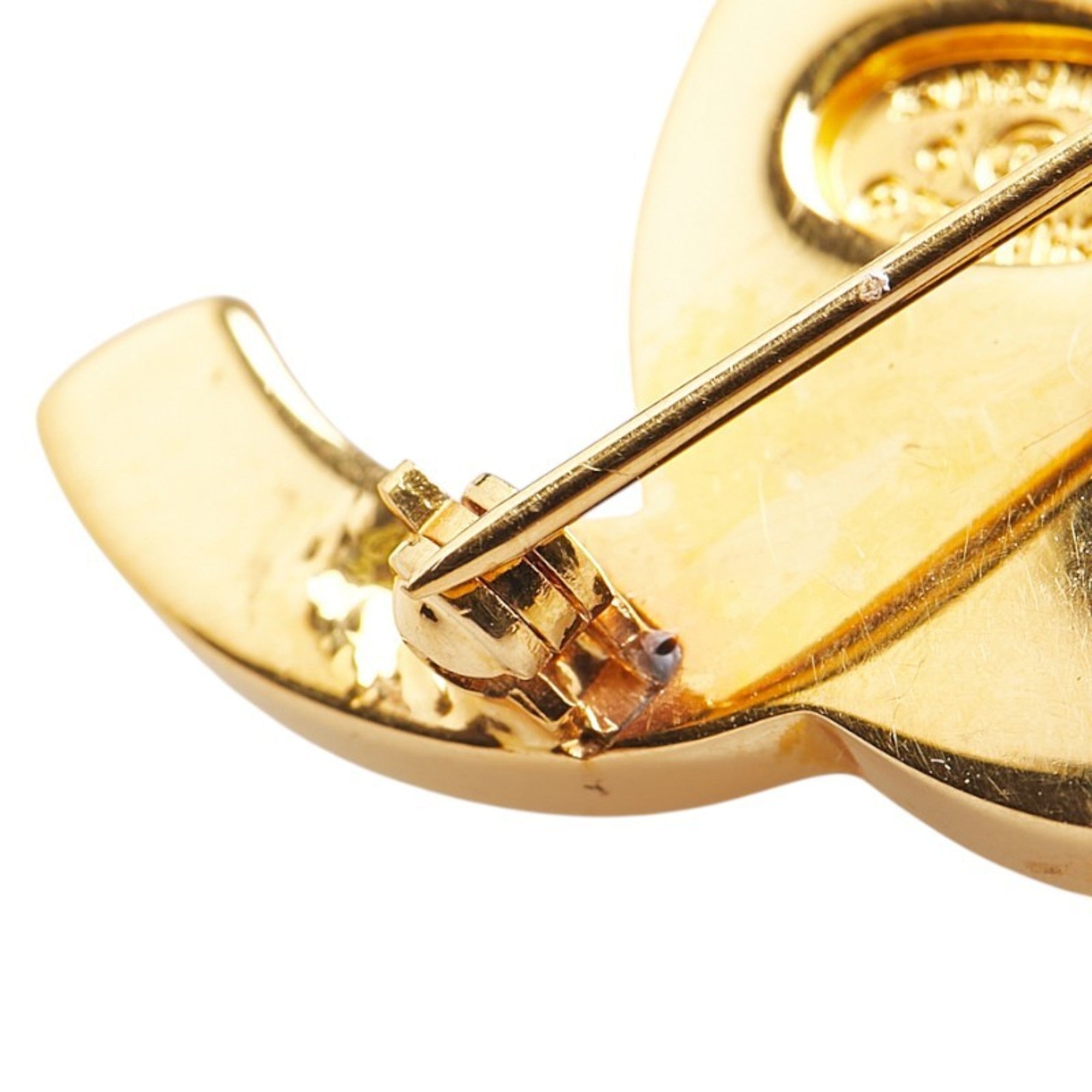 CC Logo Turnlock Brooch Metal