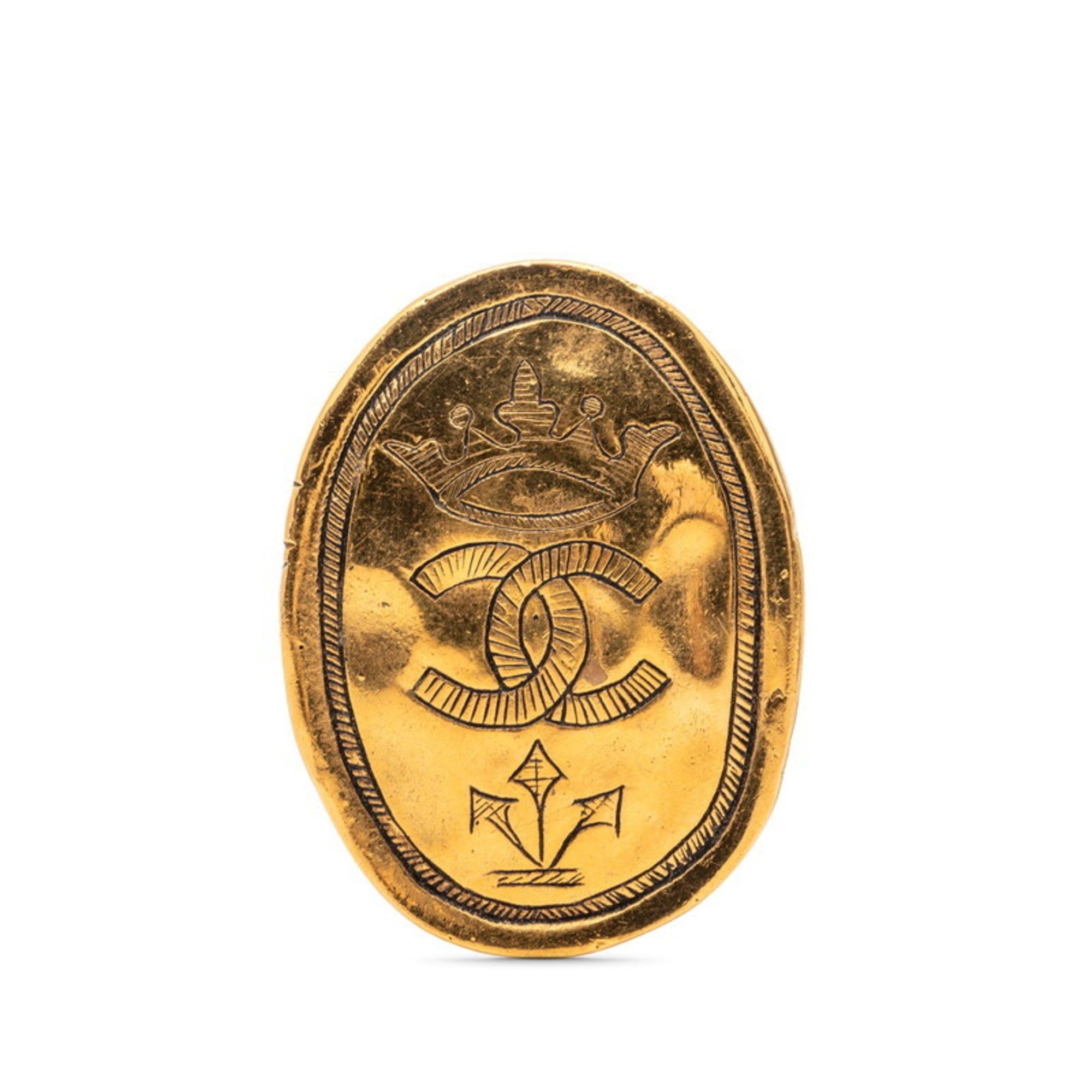 CC Logo Oval Brooch Metal