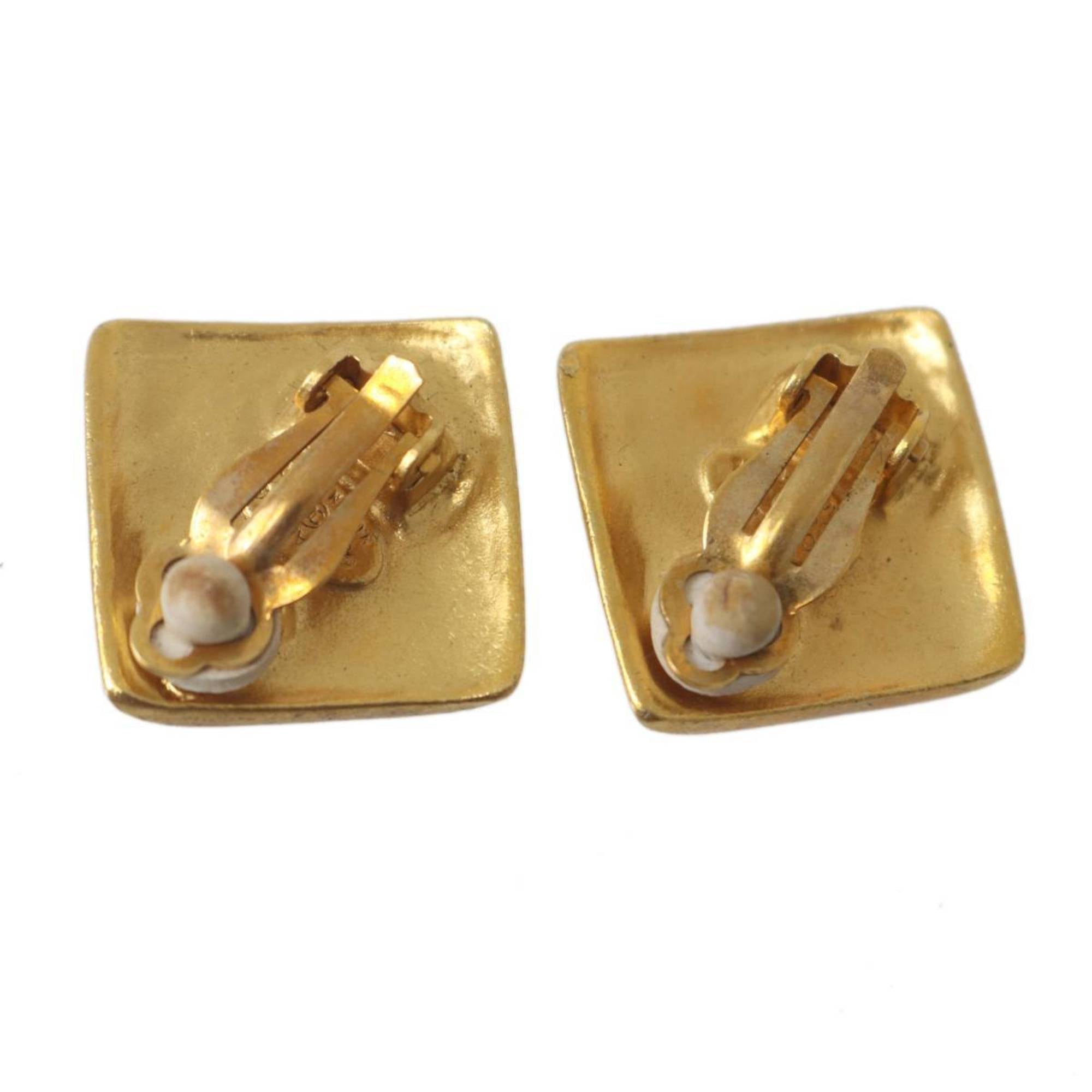 CC Logo Clip-On Earrings Metal Gold-Tone Metal