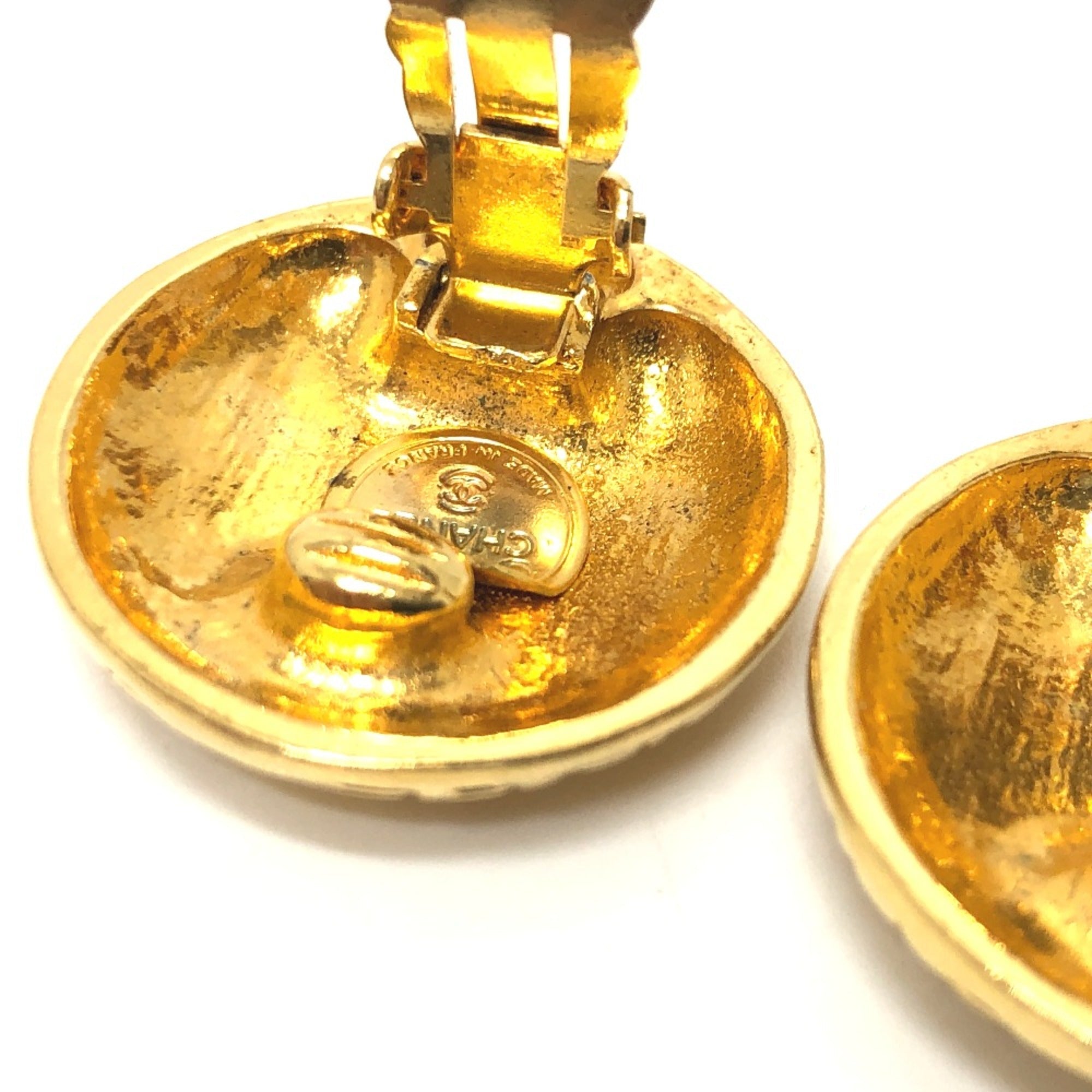 Vintage Clip-On Earrings Clip-On Gold-Tone Metal