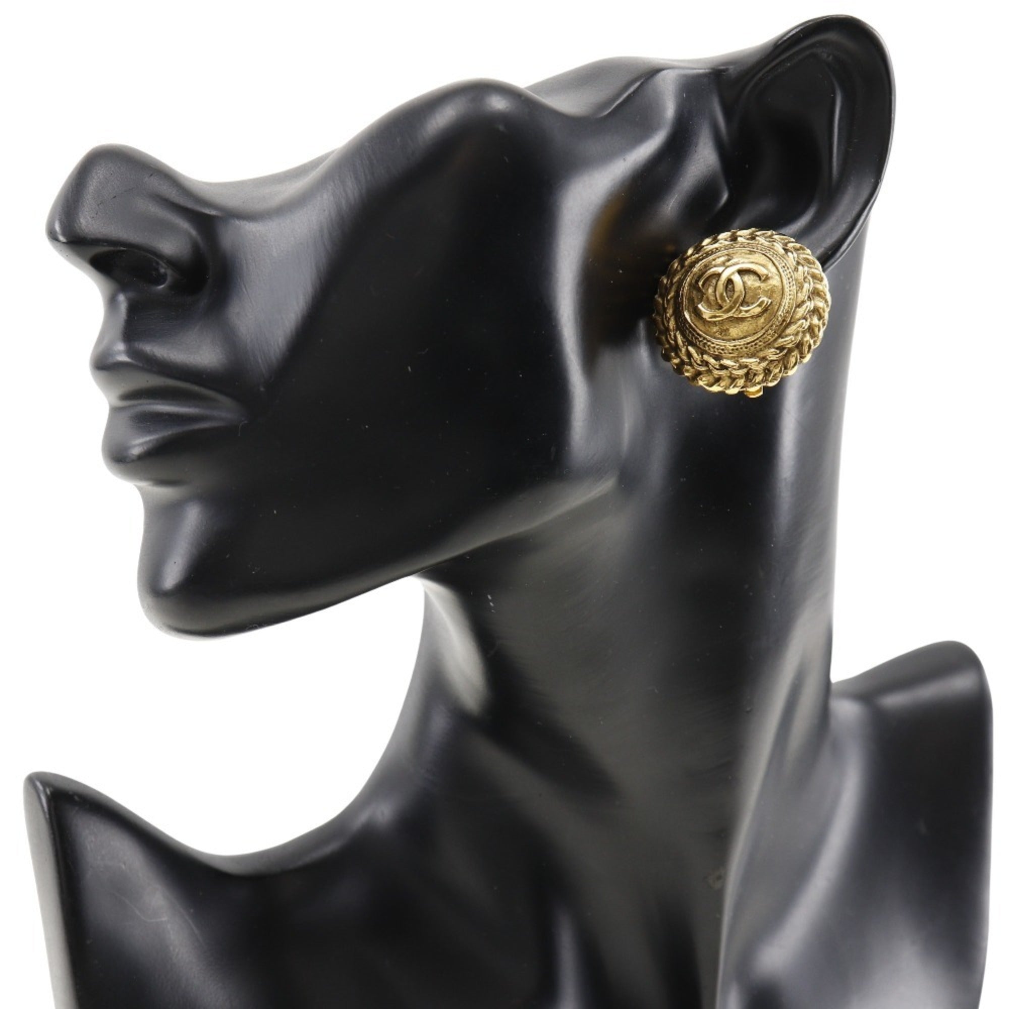 CC Logo Clip-On Earrings Metal Gold-Tone Metal