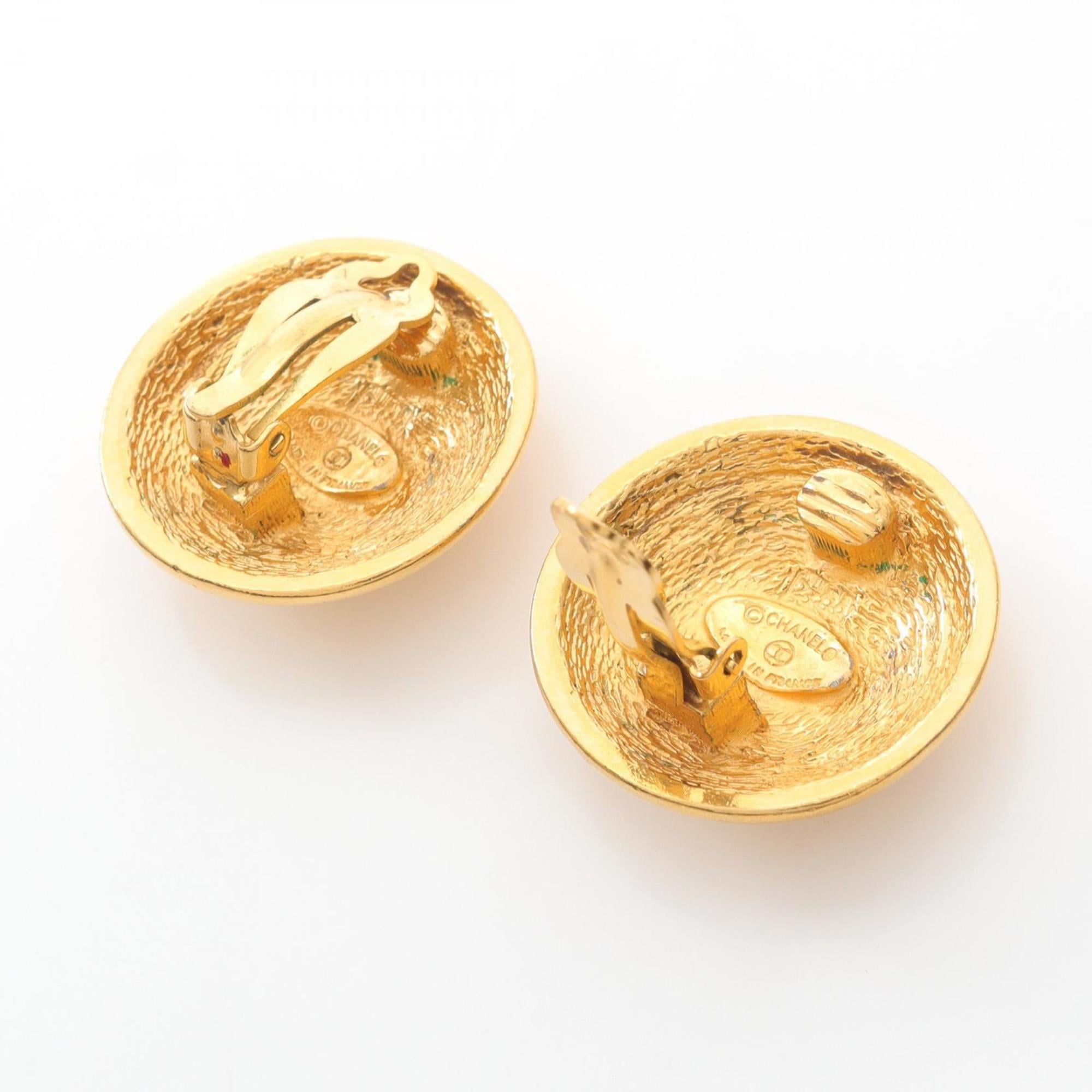CC Logo Clip-On Earrings Metal Gold-Tone Metal