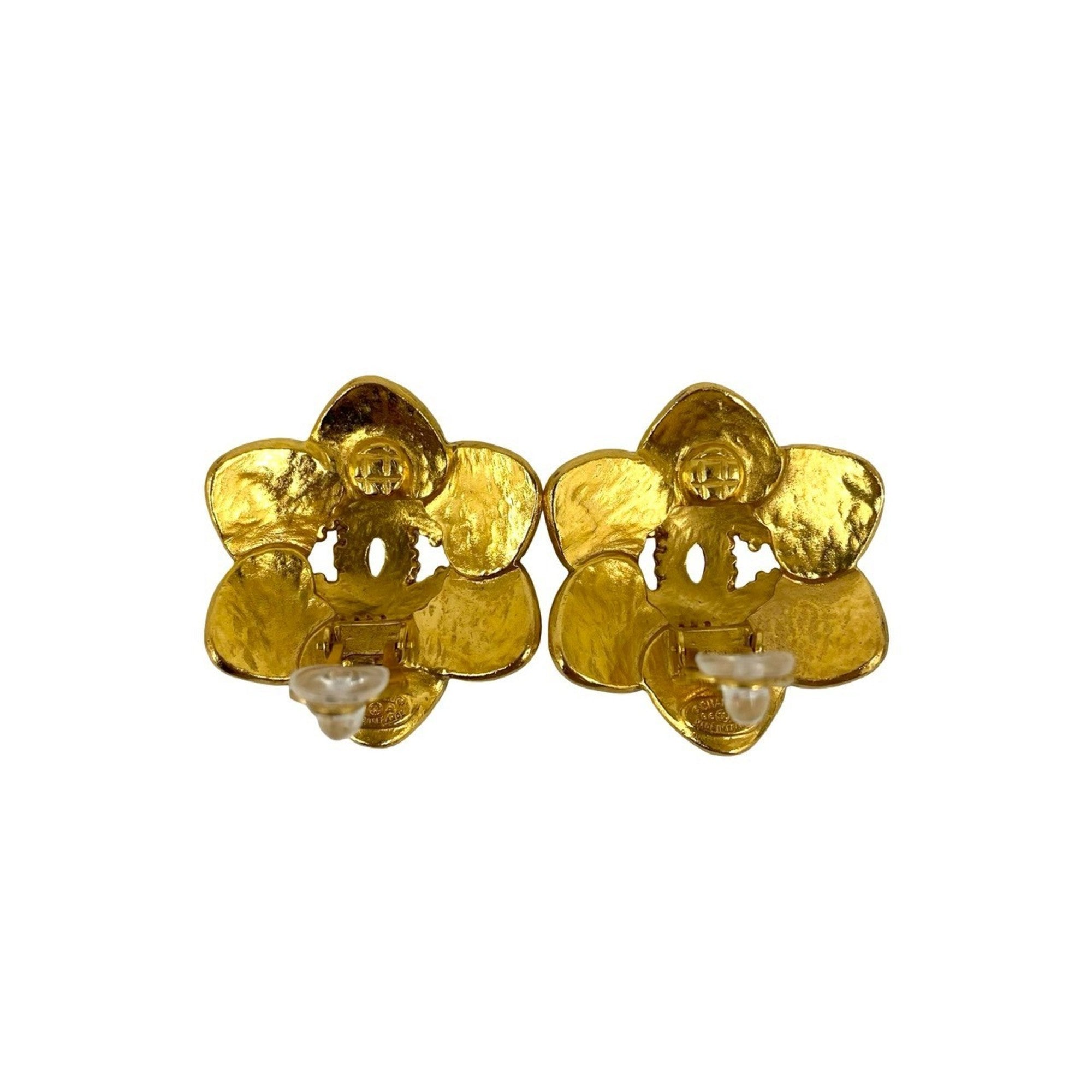CC Logo Clip-On Earrings Metal Gold-Tone Metal