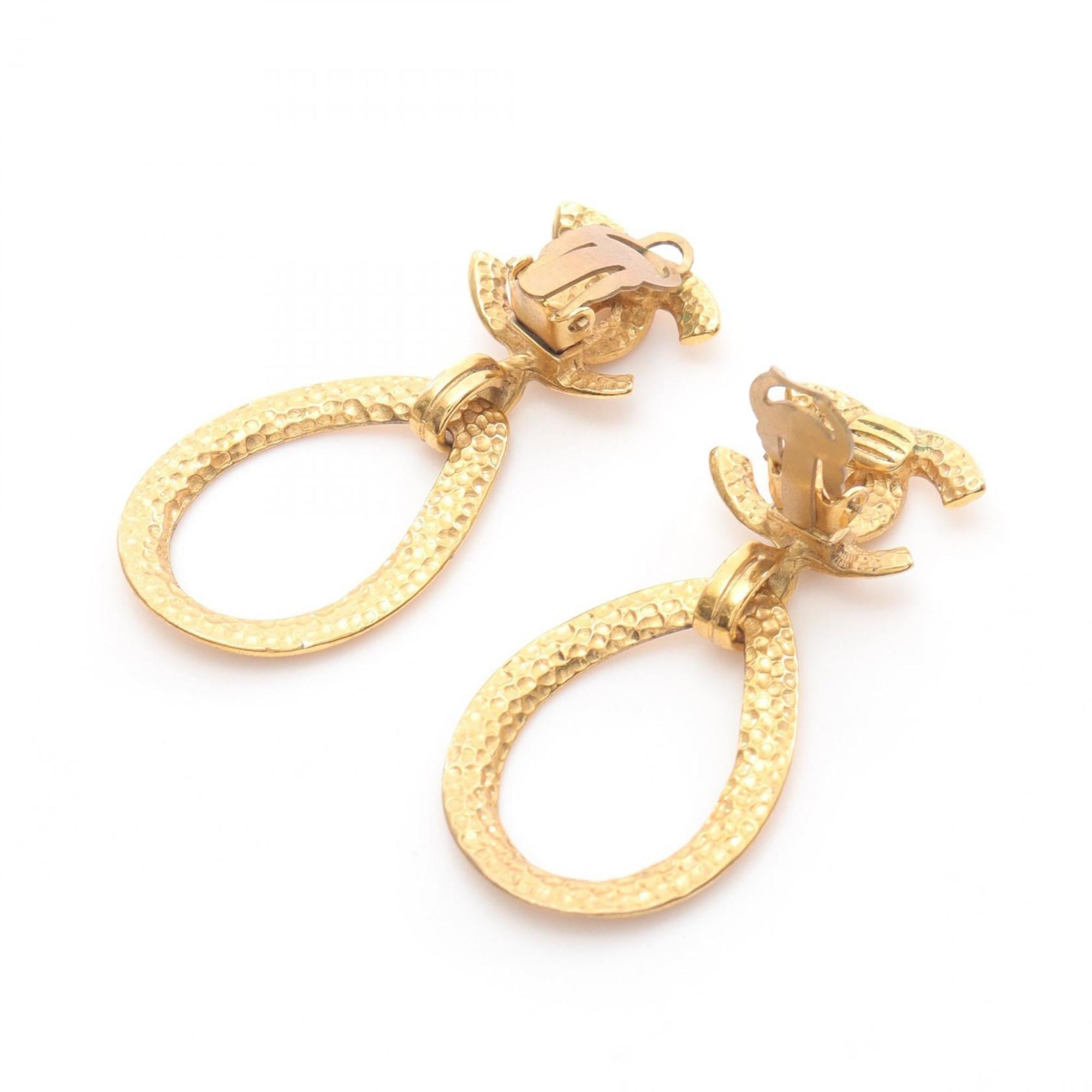 CC Logo Clip-On Earrings Metal Gold-Tone Metal