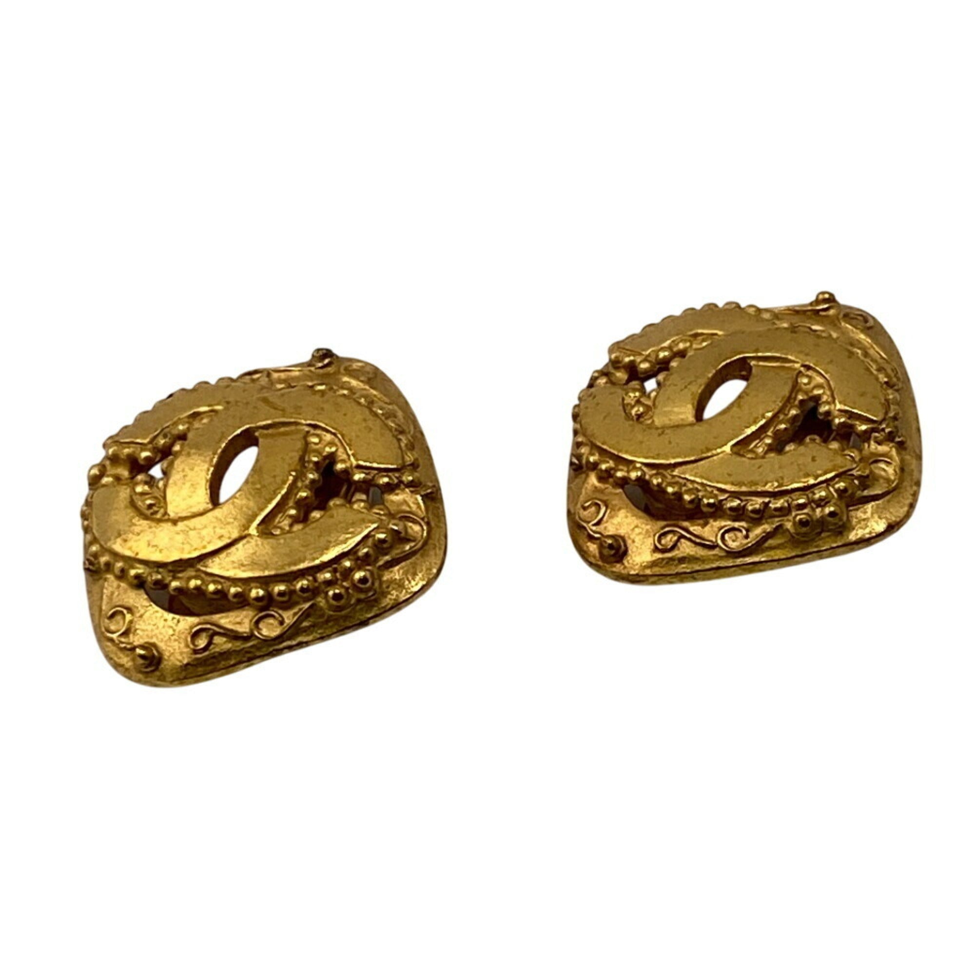CC Logo Clip-On Earrings Metal Gold-Tone Metal